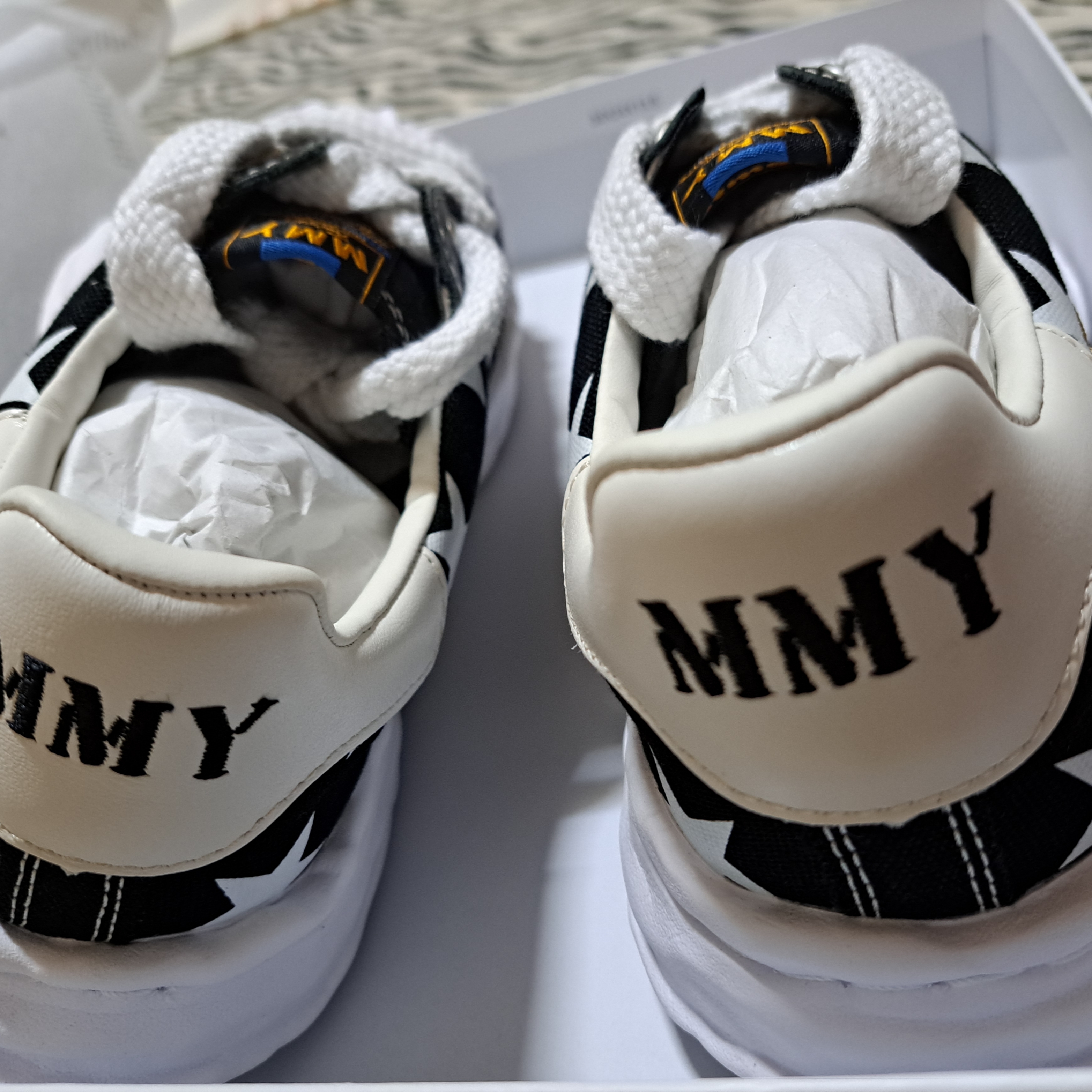 Maison Mihara Yasuhiro x Atmos Blakey OG Sole Star Print Low-top Sneakers Black 착용 스타일 - 3