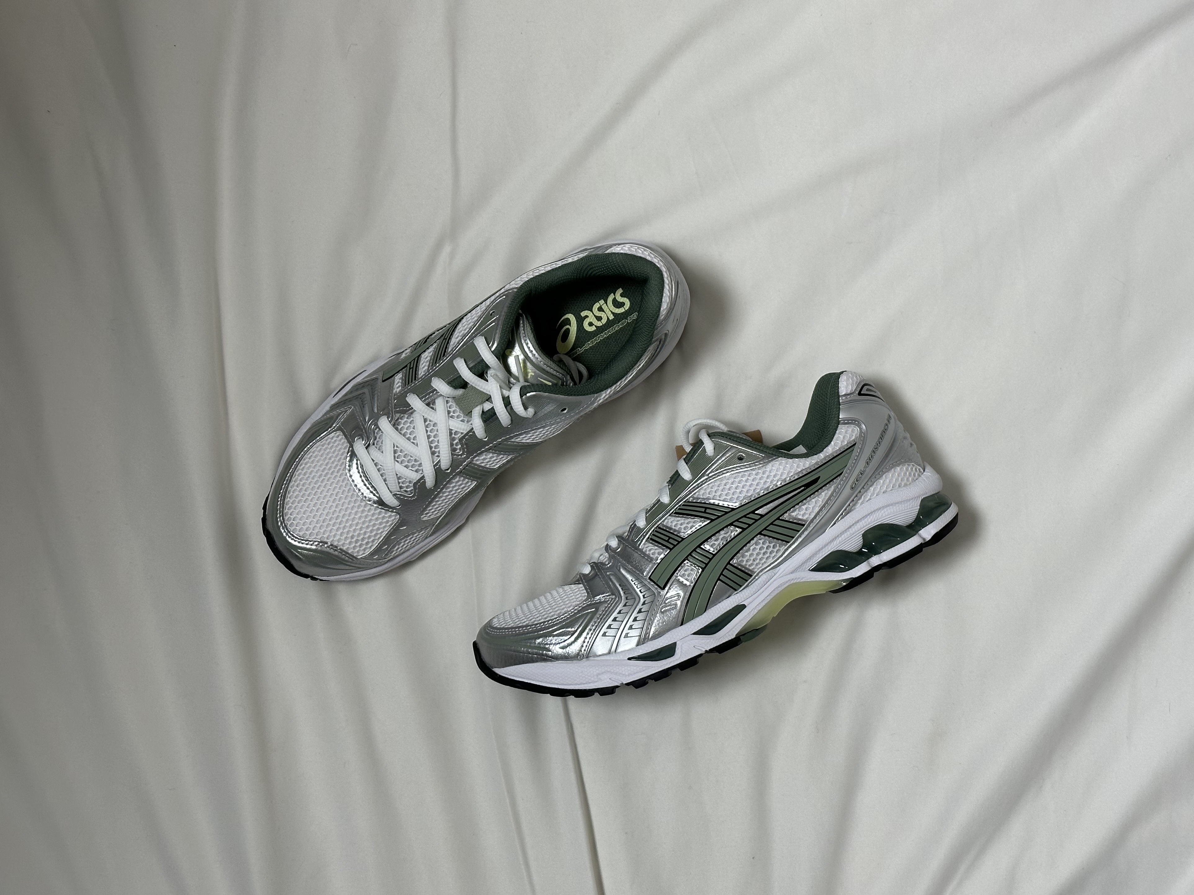 Asics Gel-Kayano 14 White Slate Grey 착용 스타일 - 1
