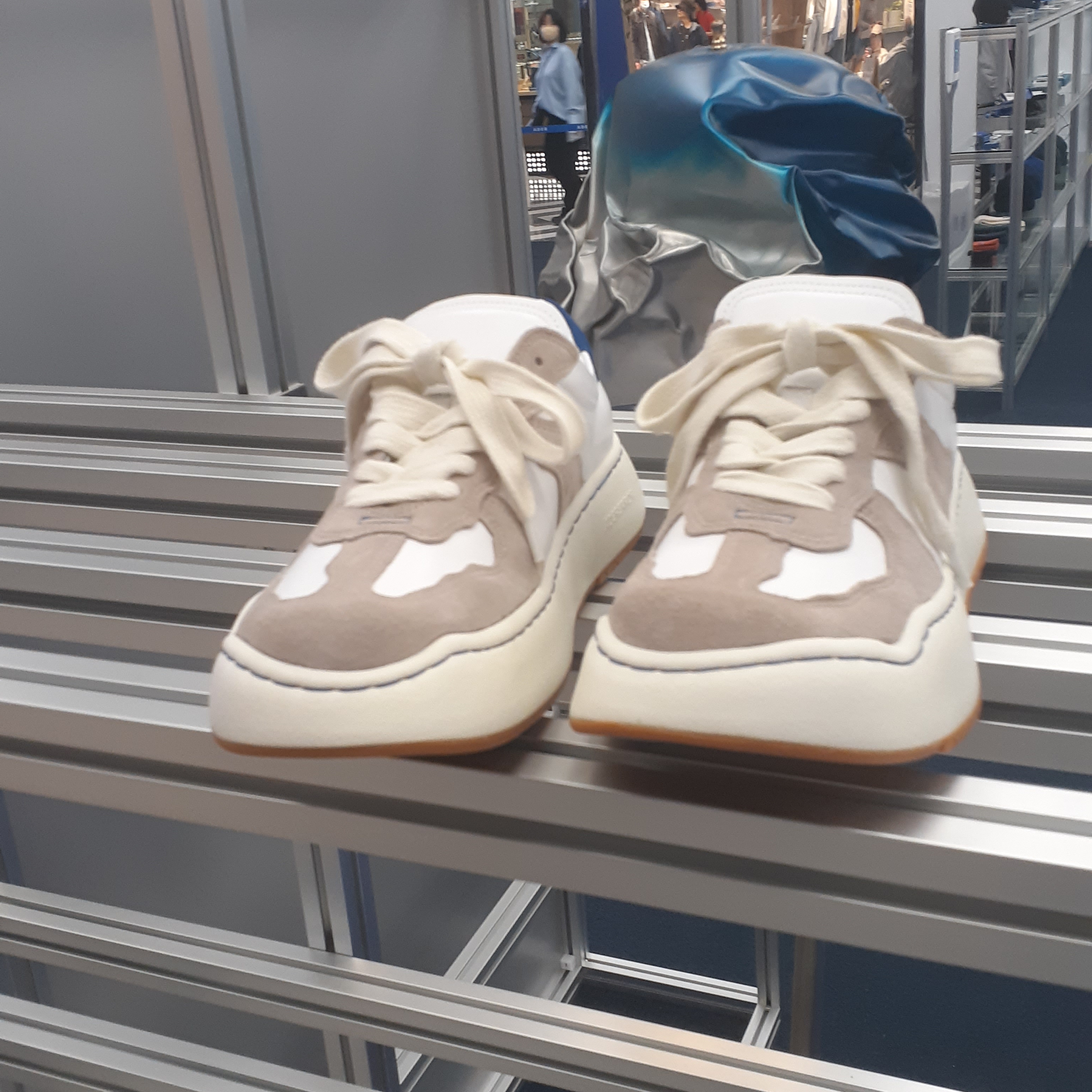 Ader Error Log; Baus Off White 착용 스타일