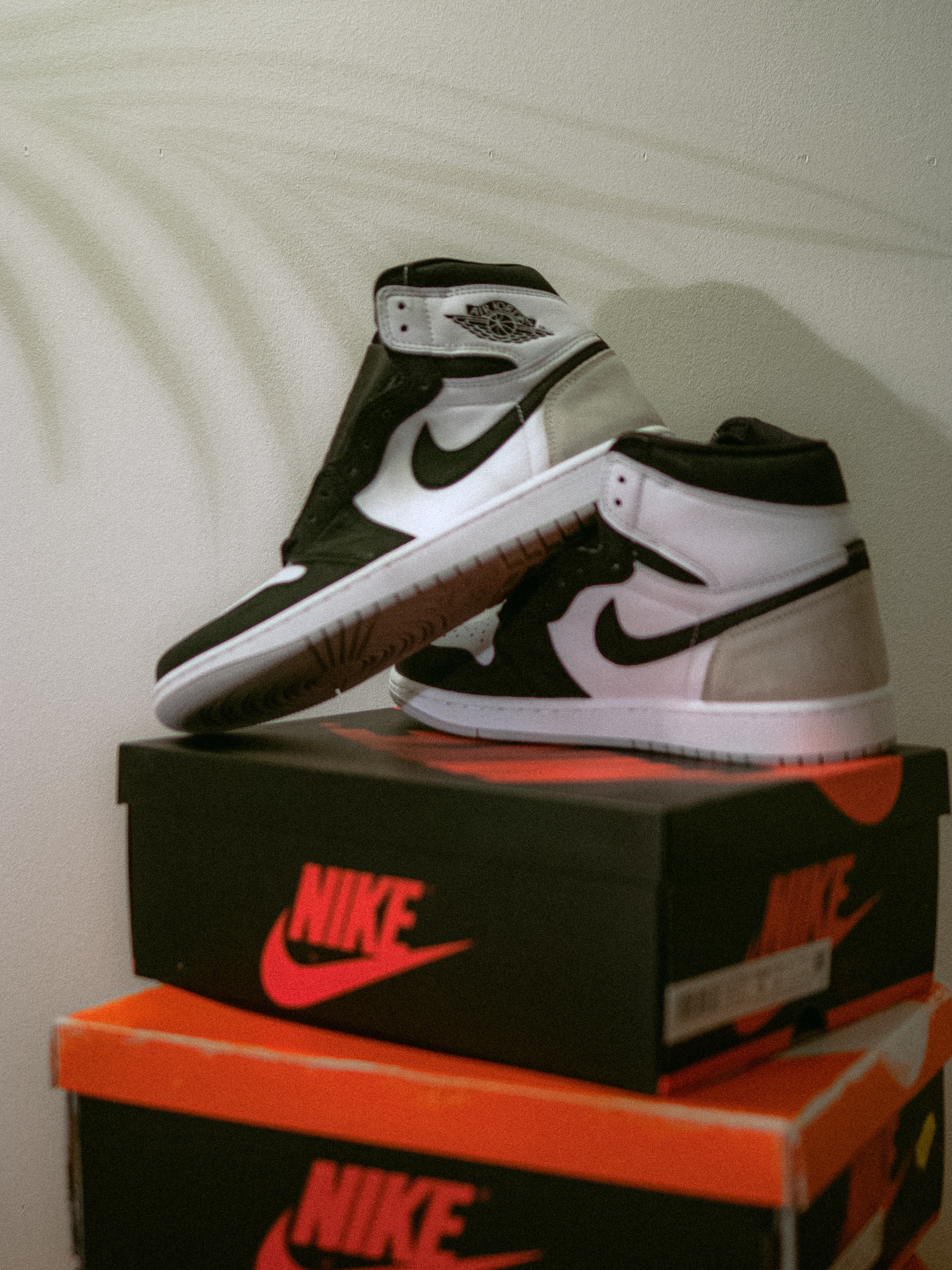 Jordan 1 Retro High OG Bleached Coral 착용 스타일 - 5