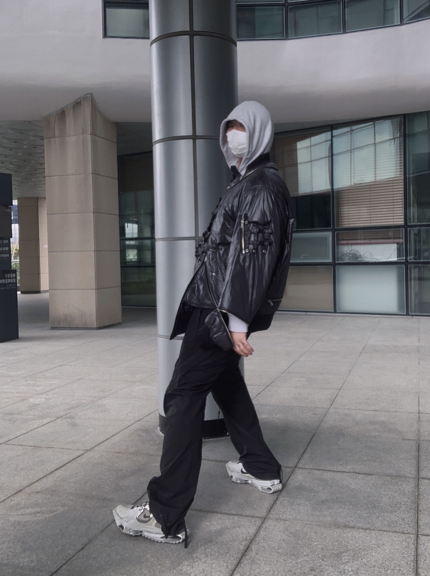 Nike x Matthew M Williams Zoom 004 Stone 착용 스타일 - 1
