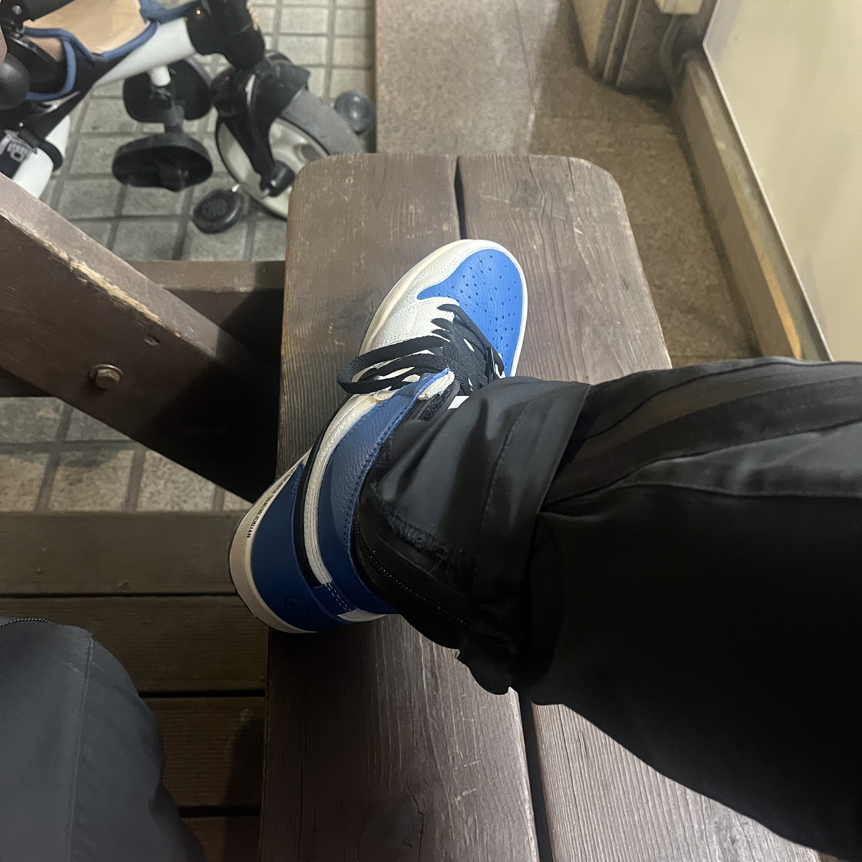 Jordan 1 x Travis Scott x Fragment Retro High OG SP Military Blue 착용 스타일