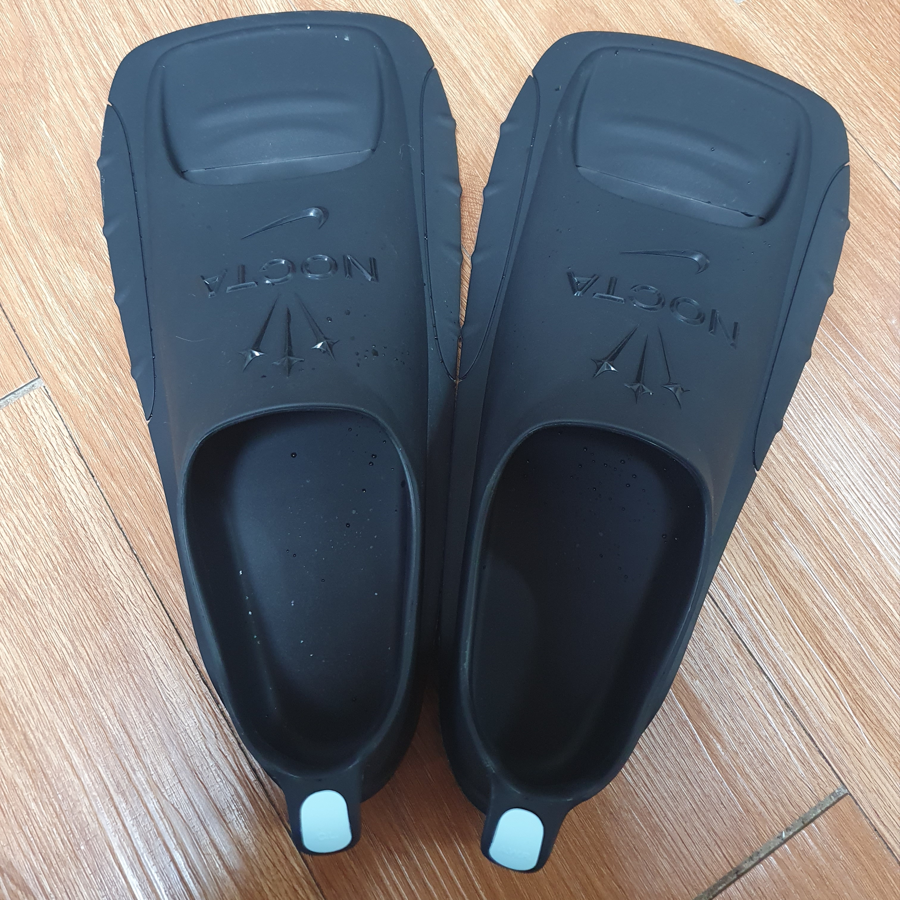 Nike x Drake Nocta Swim Fins Black 착용 스타일