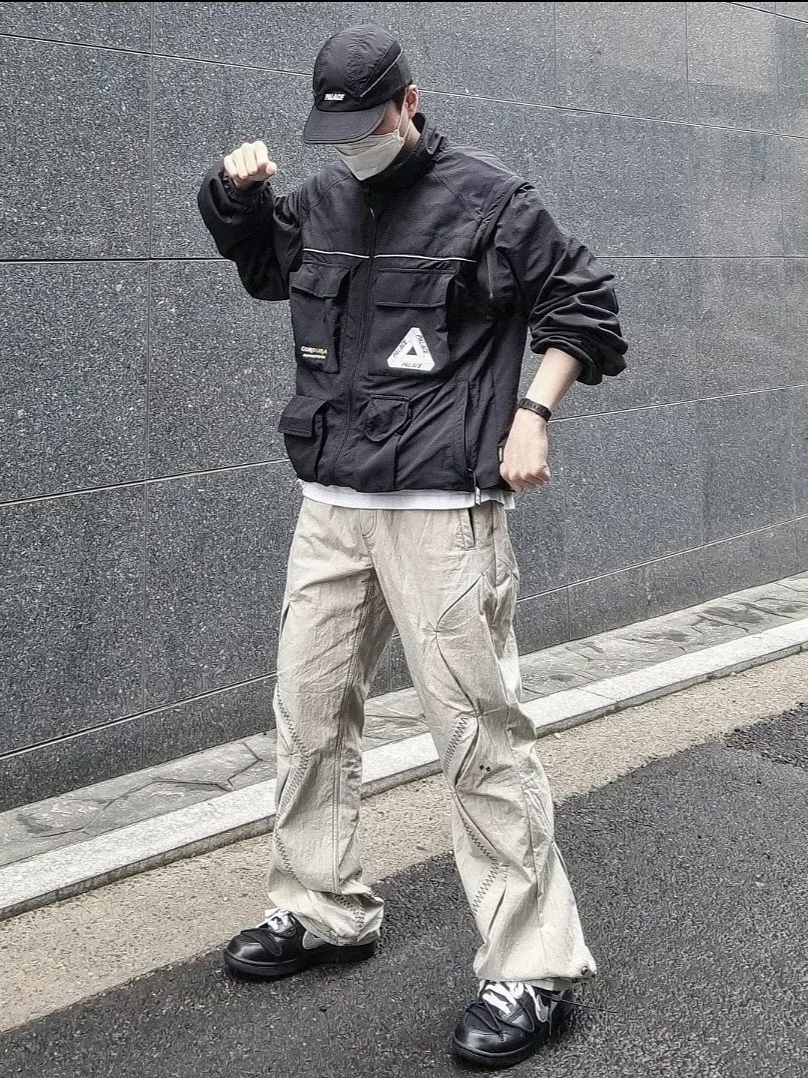 AOP Bar Tack Curve Pants Beige, Palace Cordura RS Zip Off Jacket Black - 22FW 착용 스타일