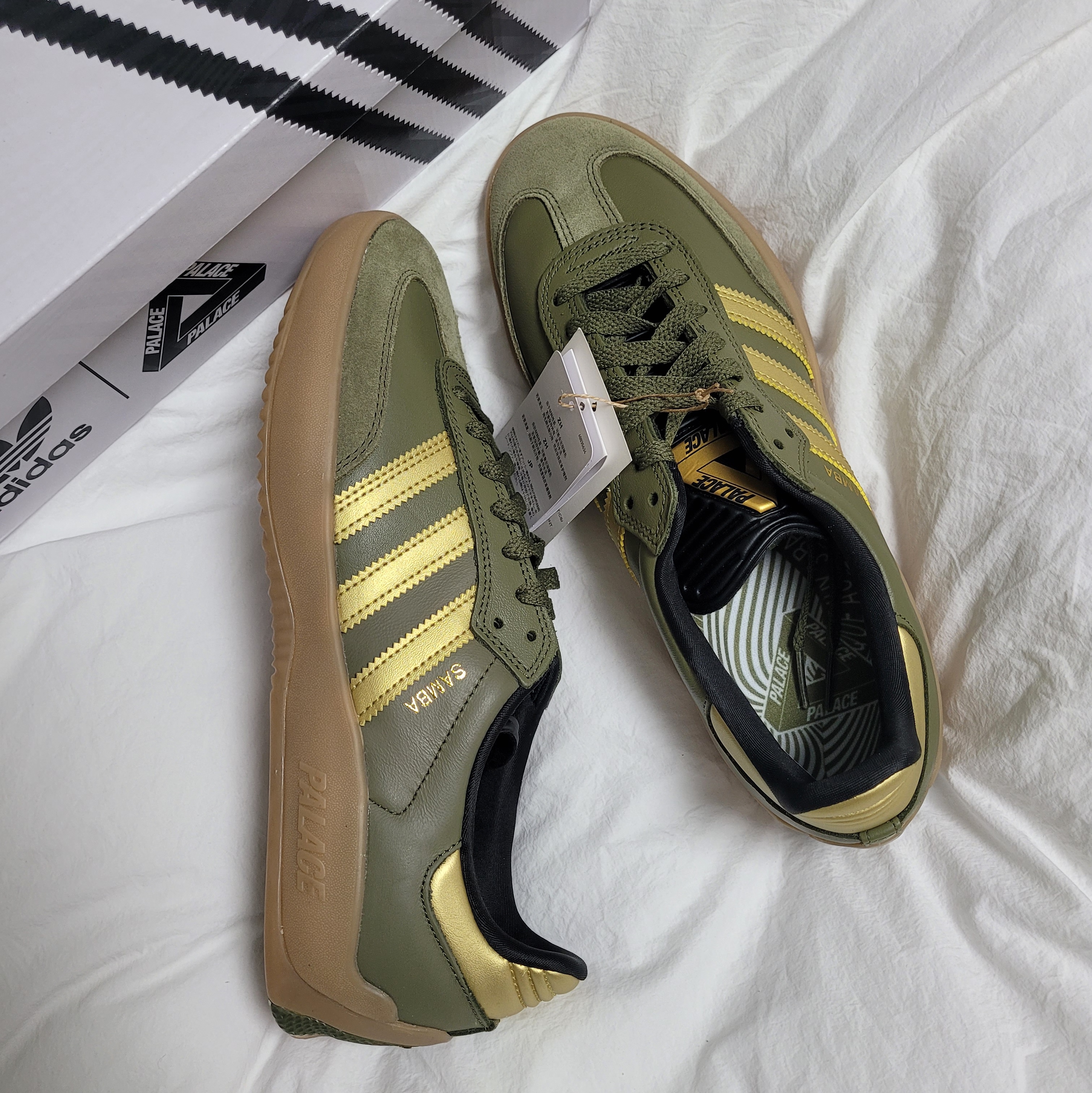 Adidas x Palace Samba Olive Gold 착용 스타일