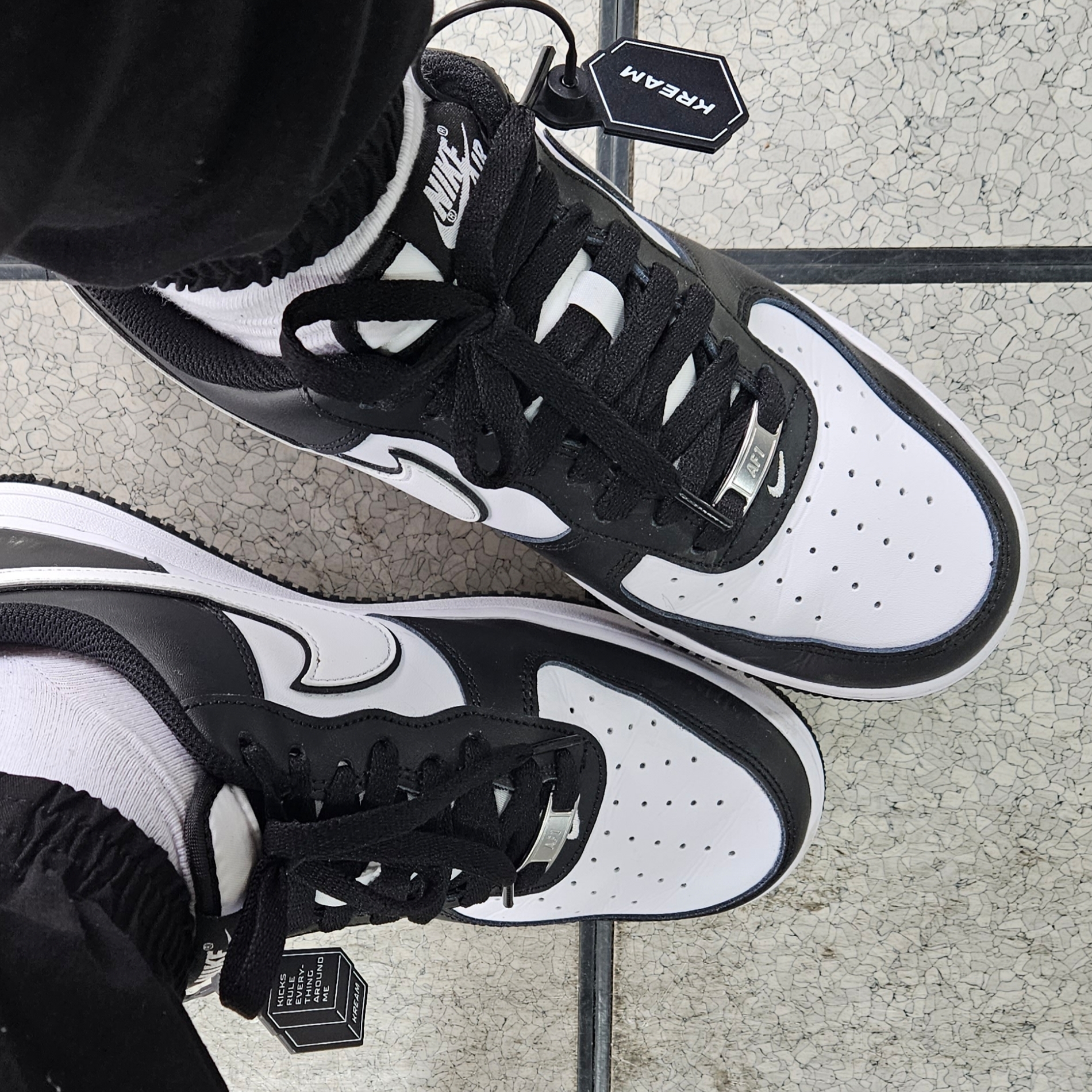 Nike Air Force 1 '07 Black White 착용 스타일