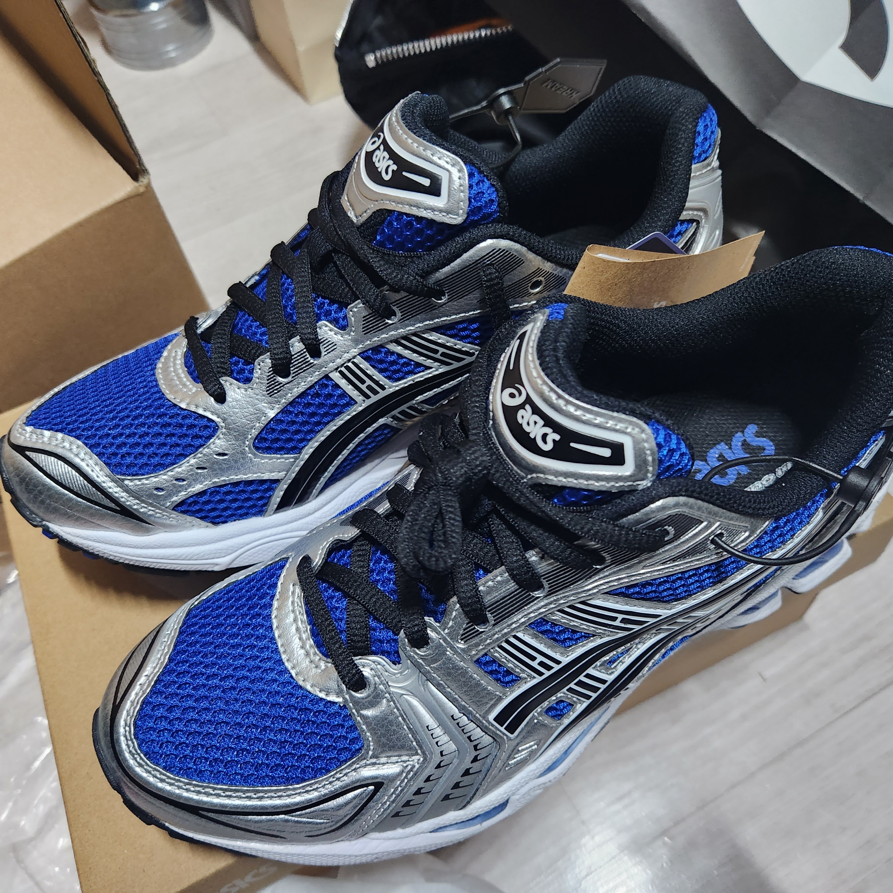 Asics Gel-Kayano 14 Monaco Blue Black 착용 스타일