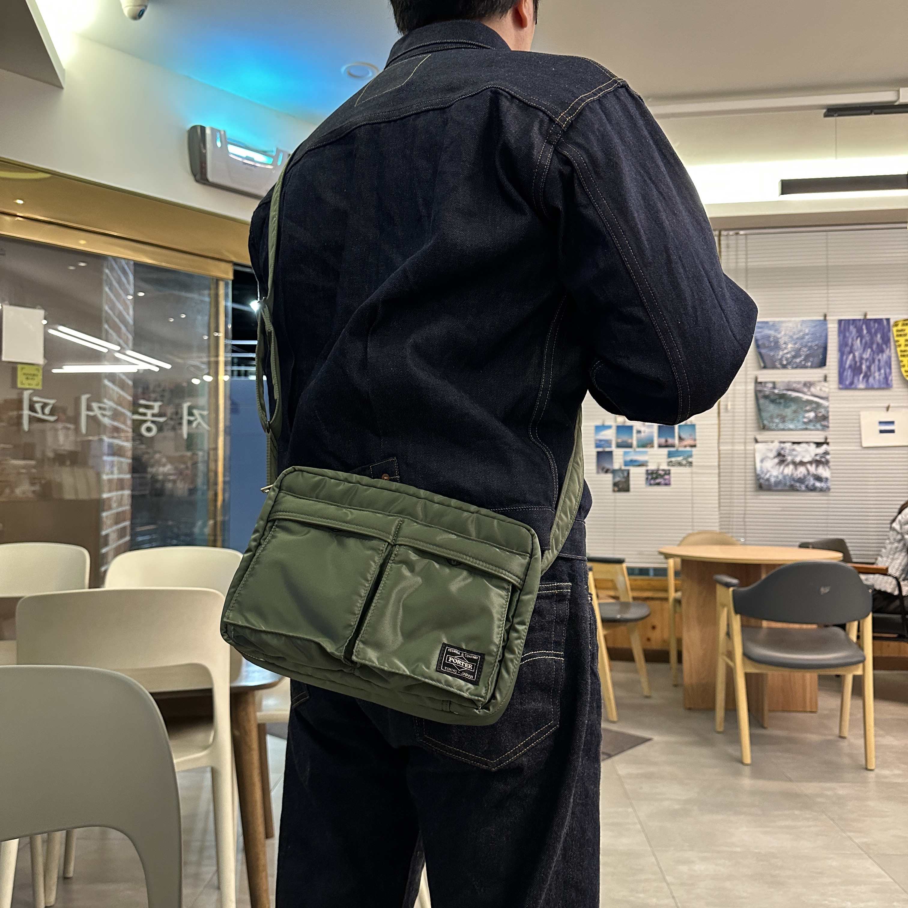 Porter Tanker Shoulder Bag S Sage Green 착용 스타일