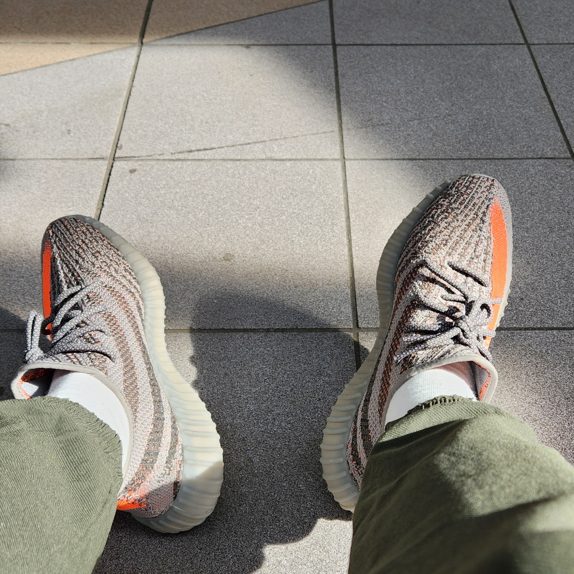 Adidas Yeezy Boost 350 V2 Beluga - Reflective 착용 스타일 - 2