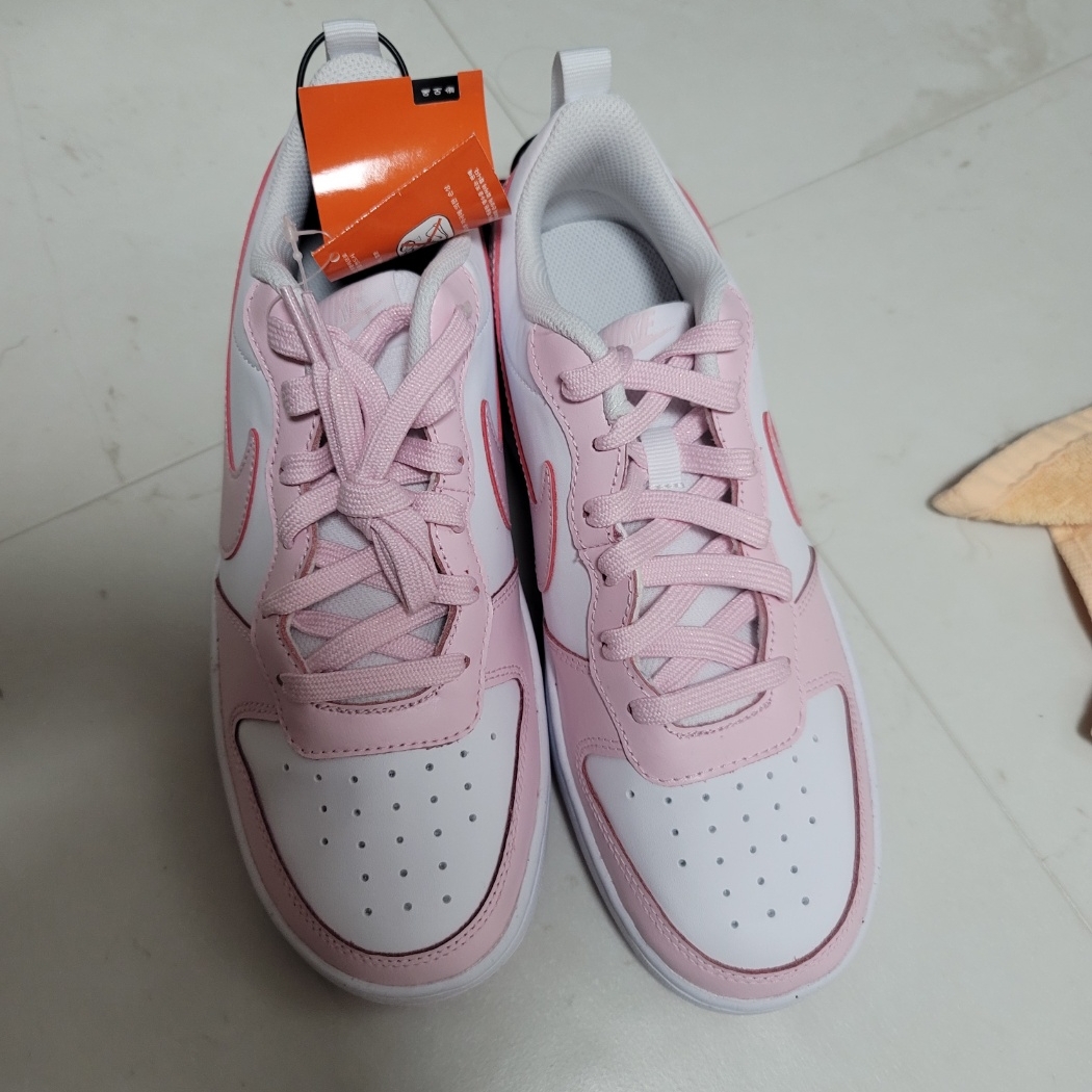 (GS) Nike Court Borough 2 SE White Pink Foam 착용 스타일