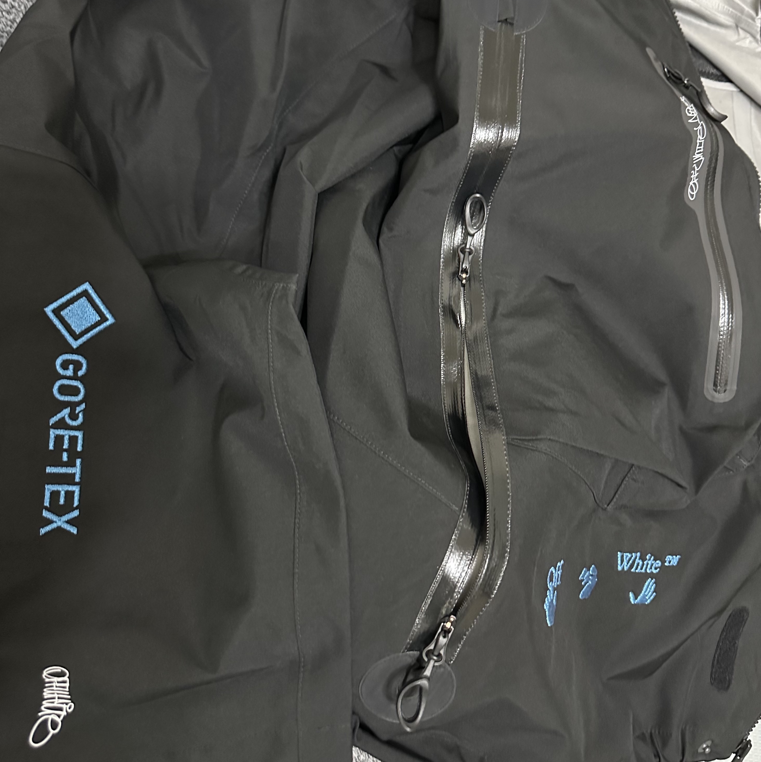 Nike x Off-White NRG Gore-Tex Jacket Black - Asia 착용 스타일 - 1