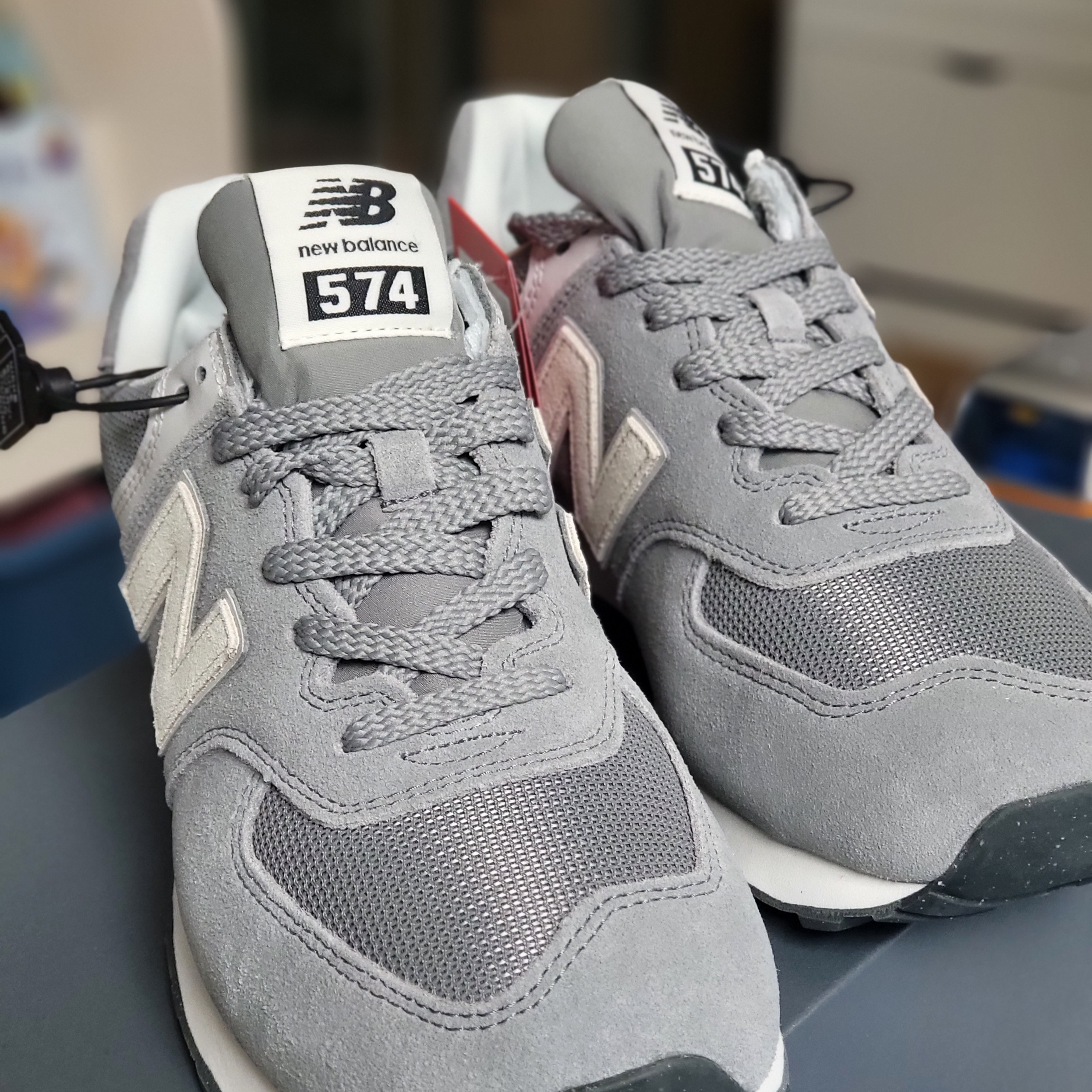 New Balance 574 Classics Reimagined Gray 착용 스타일
