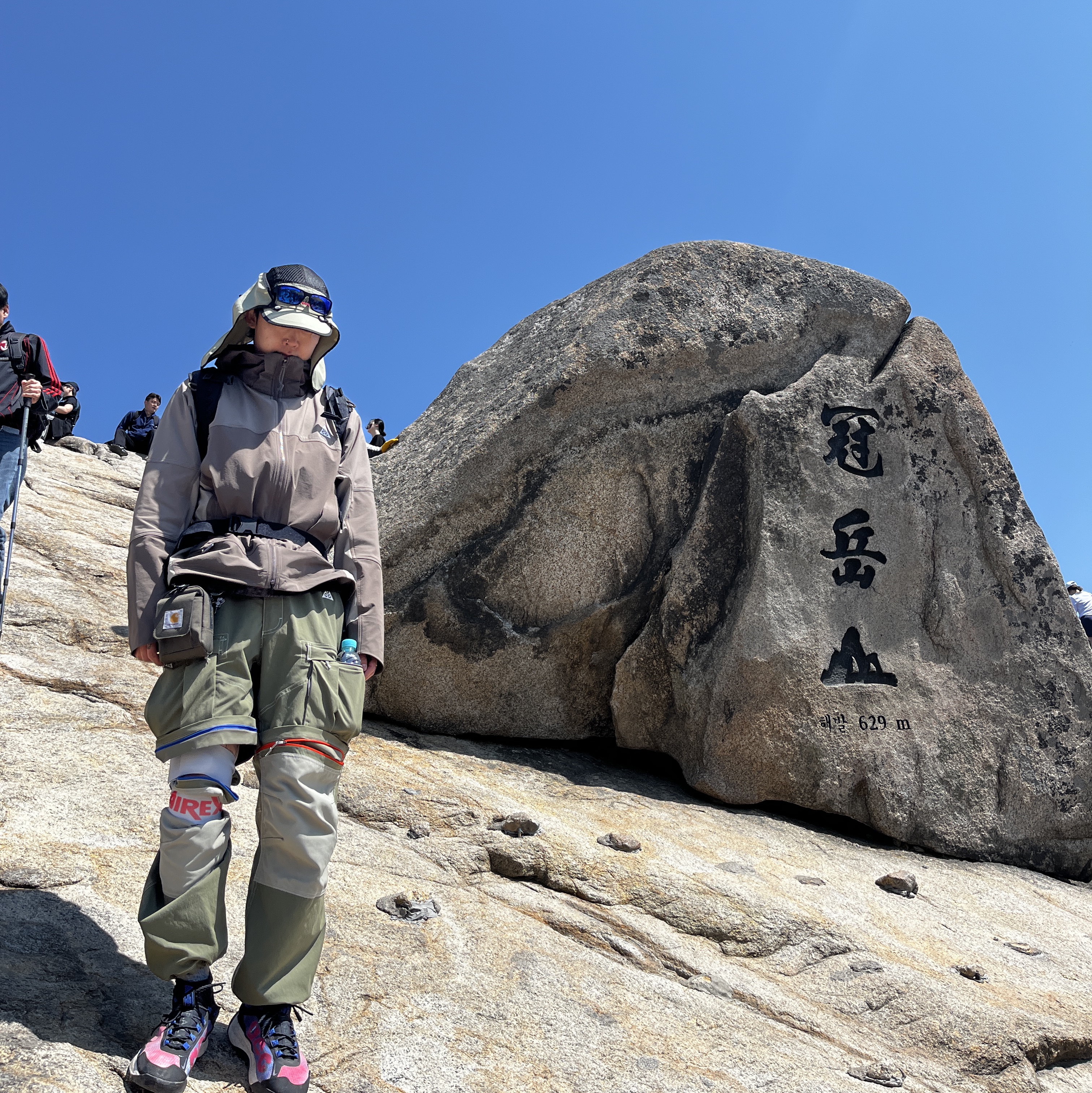 Nike ACG Smith Summit Cargo Pants Medium Olive - Asia, Nike ACG Zoom Terra Zaherra Rush Pink 착용 스타일 - 1
