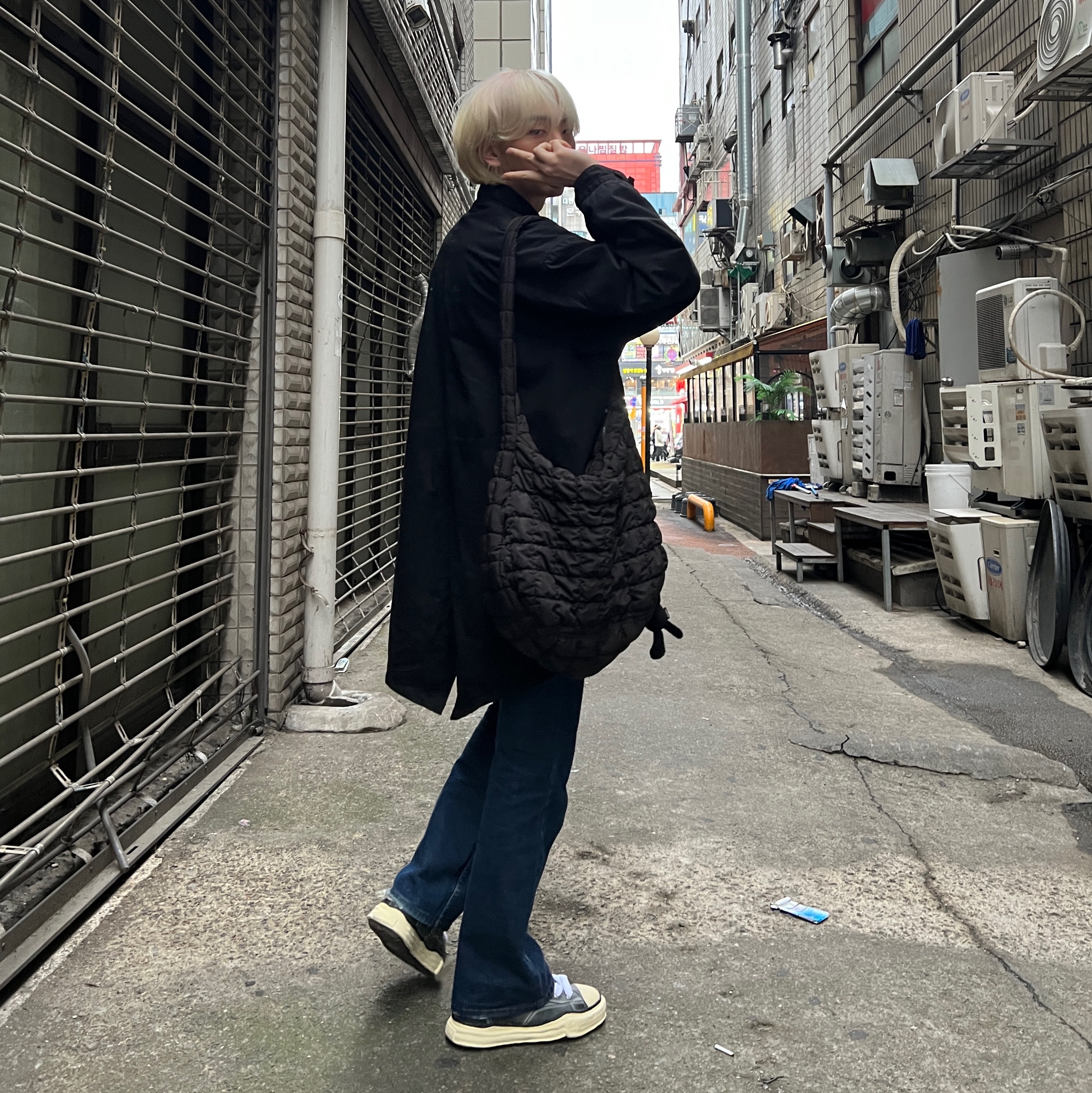 Maison Mihara Yasuhiro Peterson OG Sole Paraffin Leather Low-top Sneakers Black, Peaceminusone O-Ring Belt #2 Black 착용 스타일 - 2