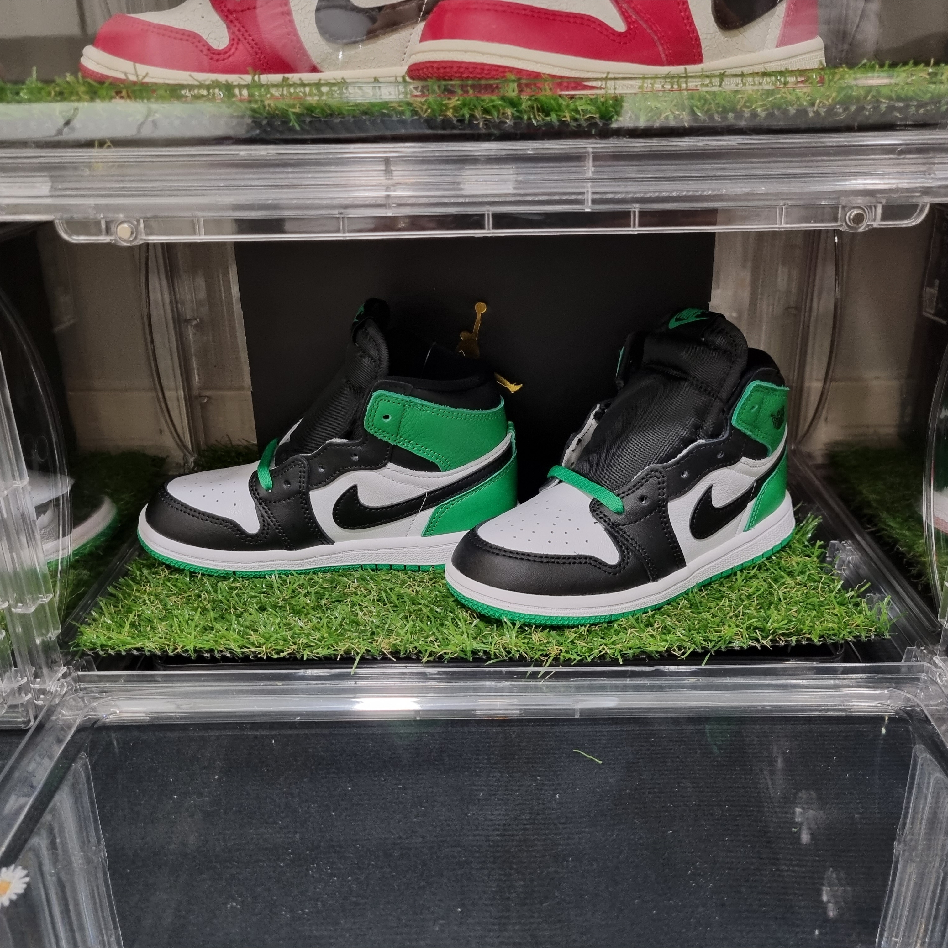 (TD) Jordan 1 Retro High OG Black and Lucky Green 착용 스타일 - 2
