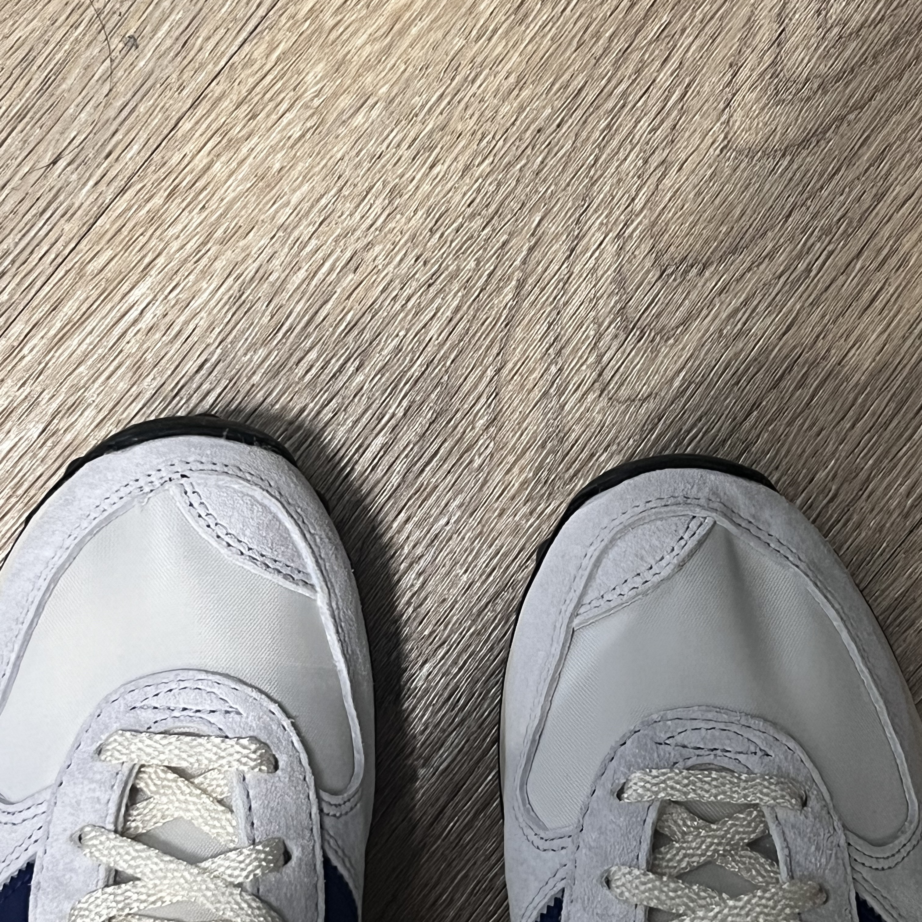 Adidas TRX Vintage Chalk White 착용 스타일 - 2