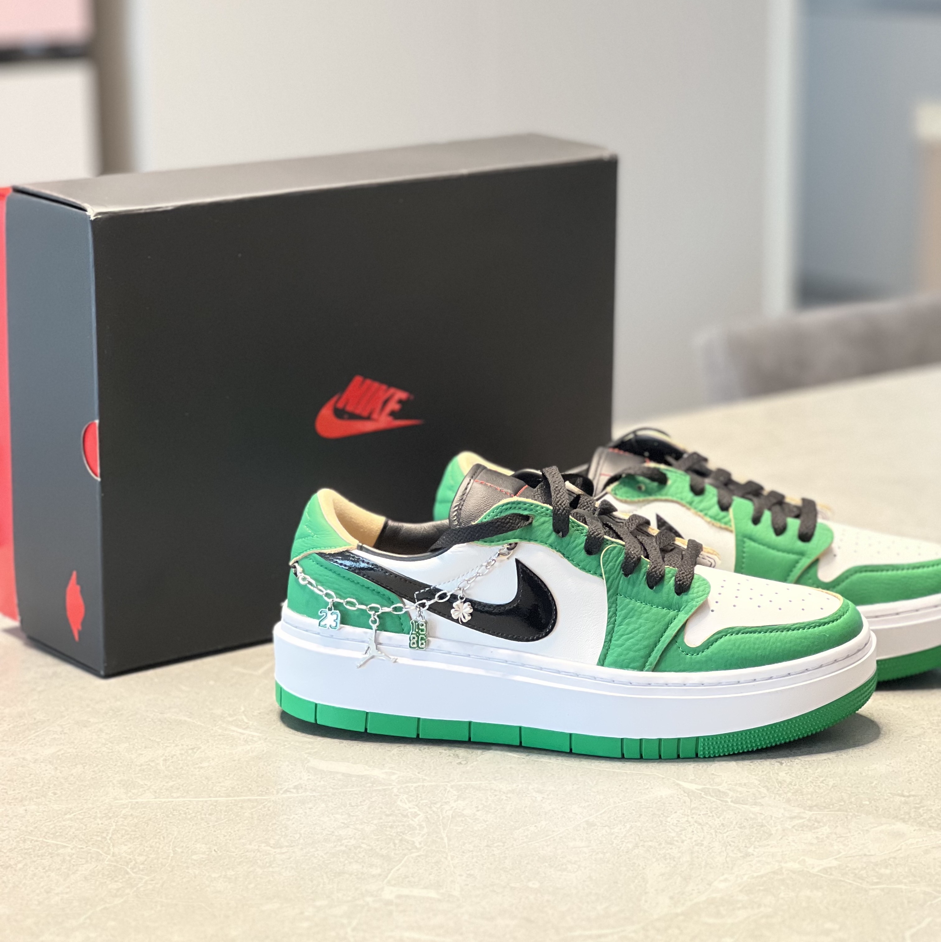 (W) Jordan 1 Elevate Low SE Lucky Green 착용 스타일