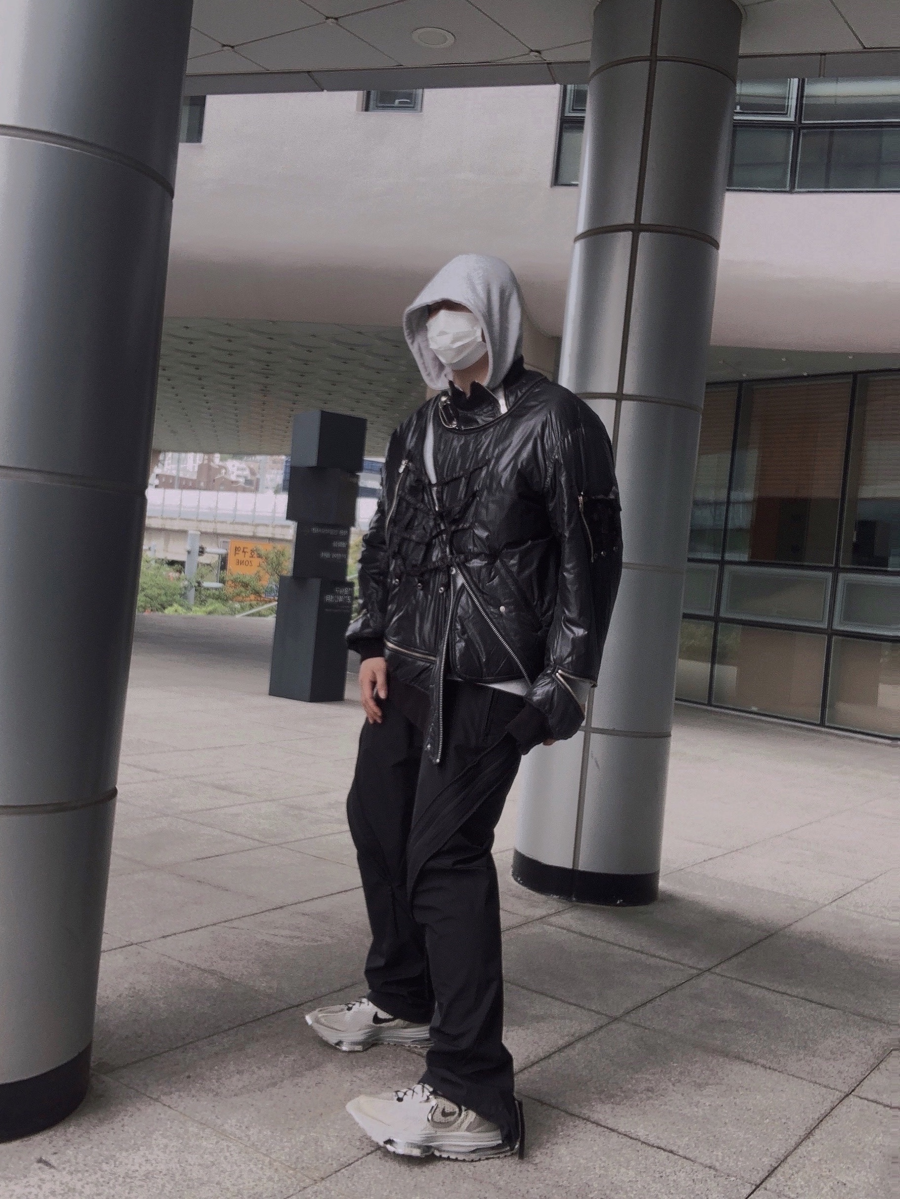 Nike x Matthew M Williams Zoom 004 Stone 착용 스타일 - 3