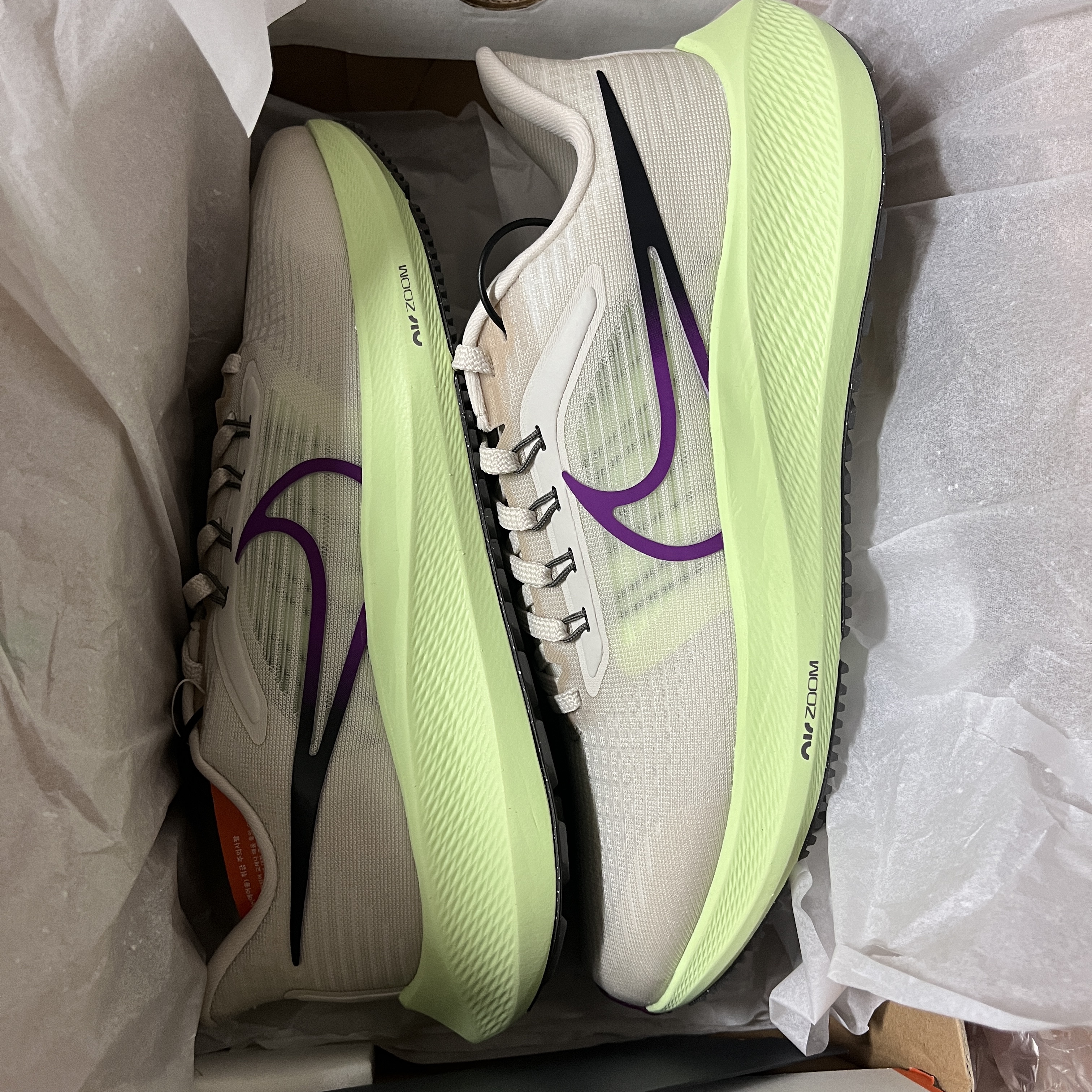 Nike Air Zoom Pegasus 39 Light Orewood Burn 착용 스타일