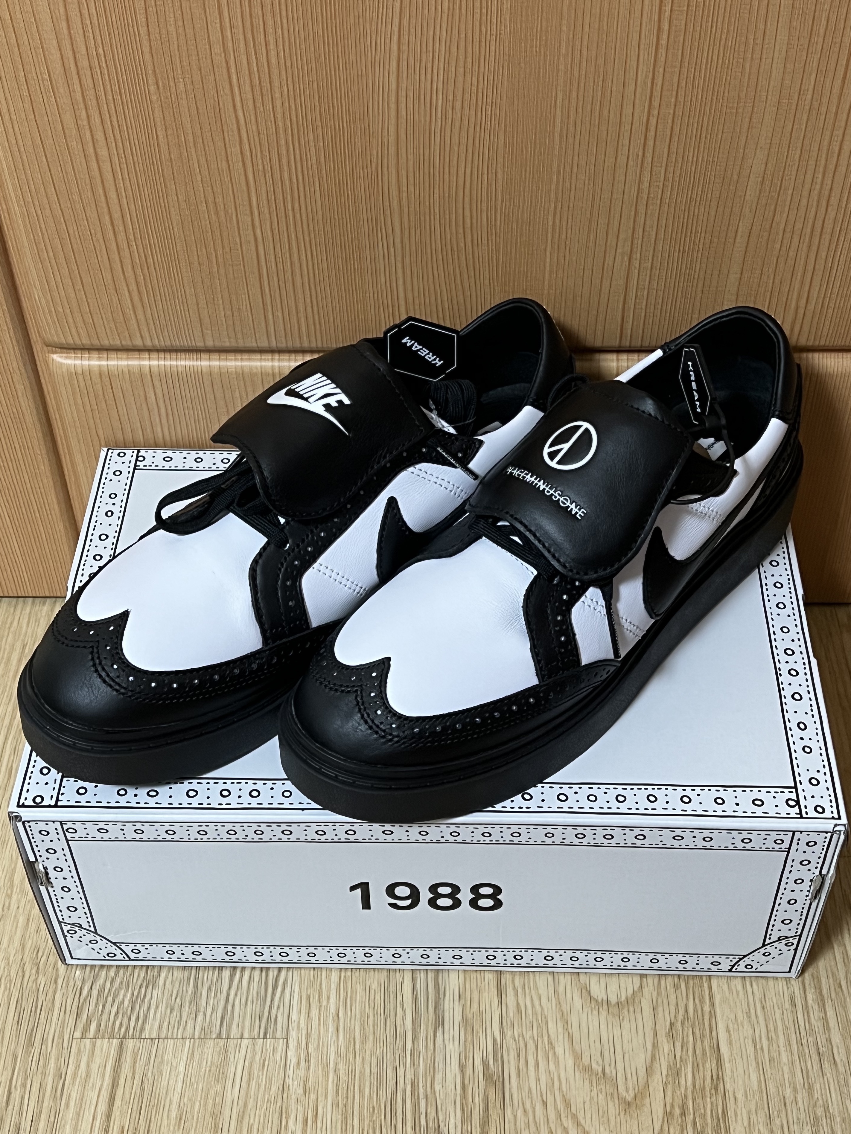 Nike x Peaceminusone Kwondo1 Black and White 착용 스타일 - 3