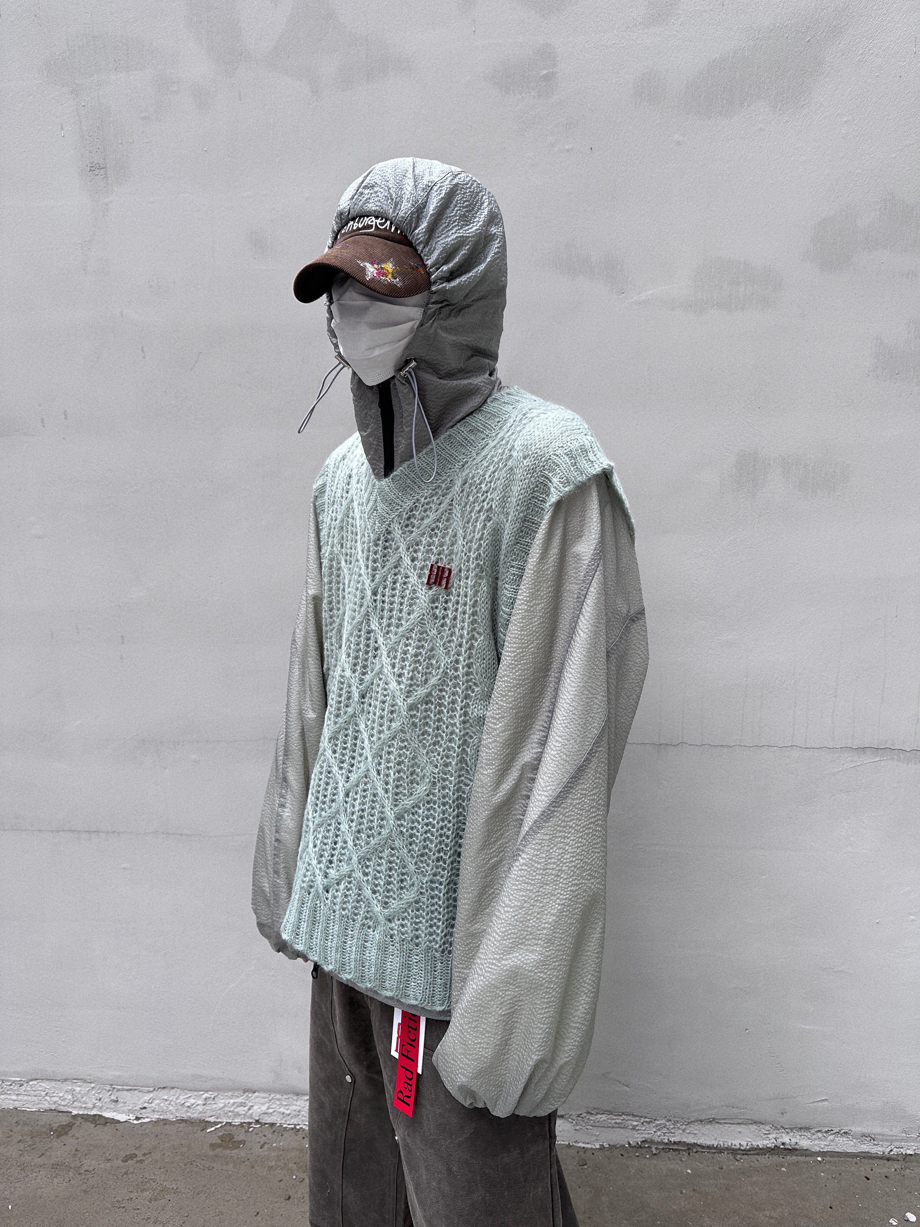 The Museum Visitor x Jon Burgerman Hand Painted Pizza & Poch Corduroy Ball Cap Brown, Balenciaga Runner Sneakers Grey Burgundy 착용 스타일 - 2
