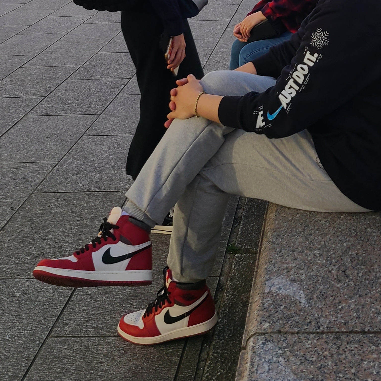 Jordan 1 Retro High OG Chicago 2022 착용 스타일 - 3