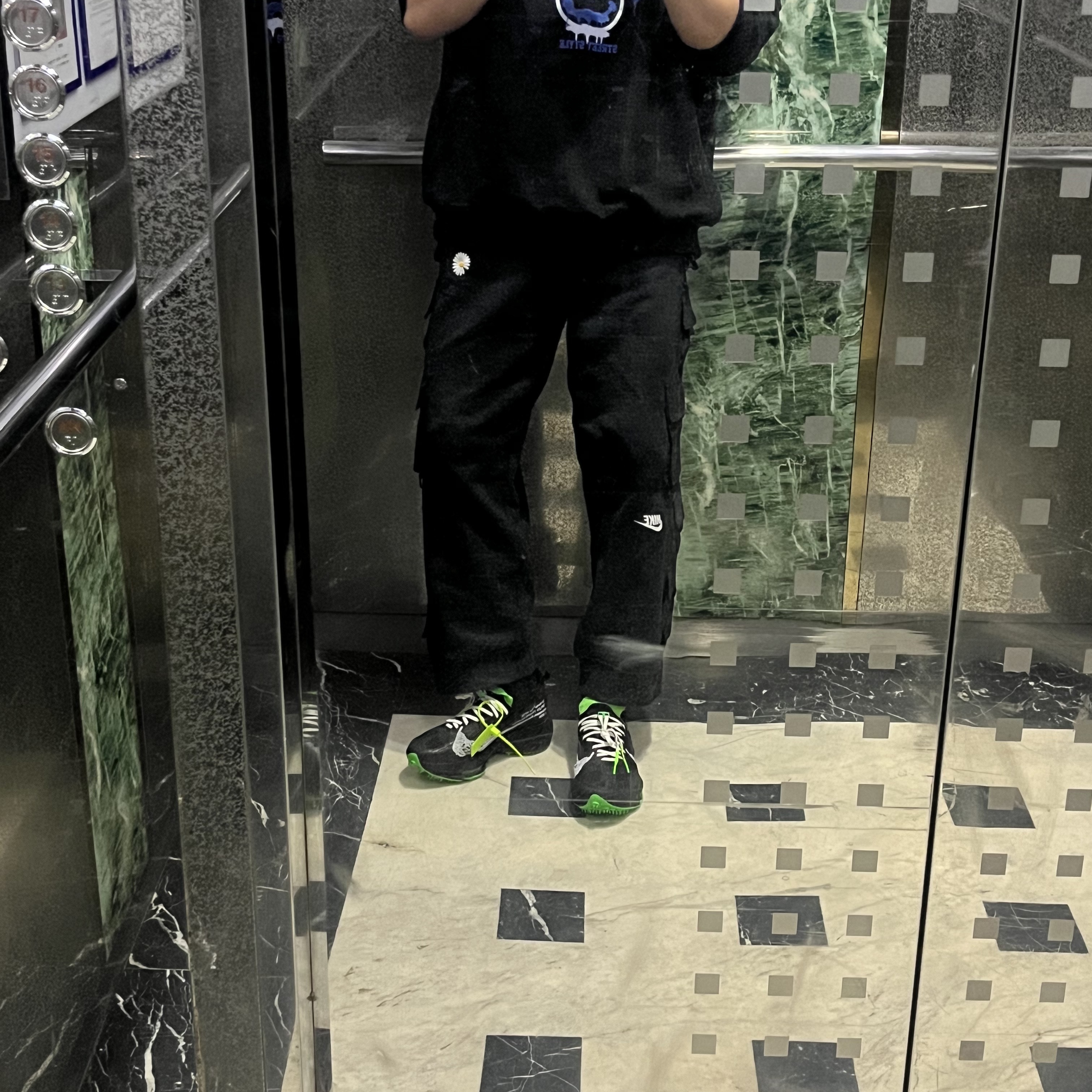 Nike x Off-White Air Zoom Tempo Next% Black, Nike x Peaceminusone Wide Pants Black (DR0096-010) 착용 스타일 - 1
