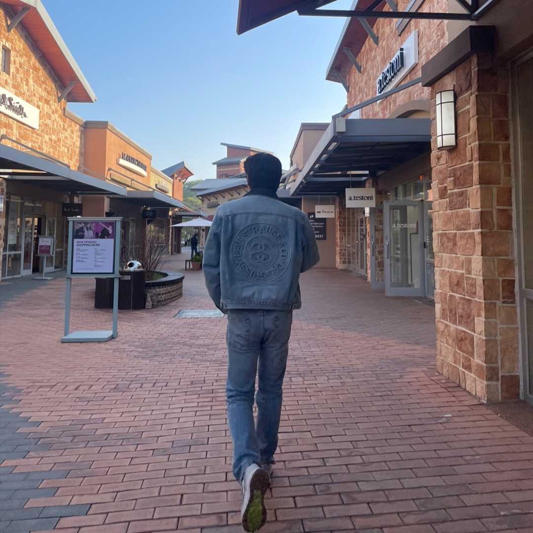 Stussy x Levi's Embossed Trucker Jacket Indigo, Stussy x Levi's Embossed 501 Jean Indigo 착용 스타일
