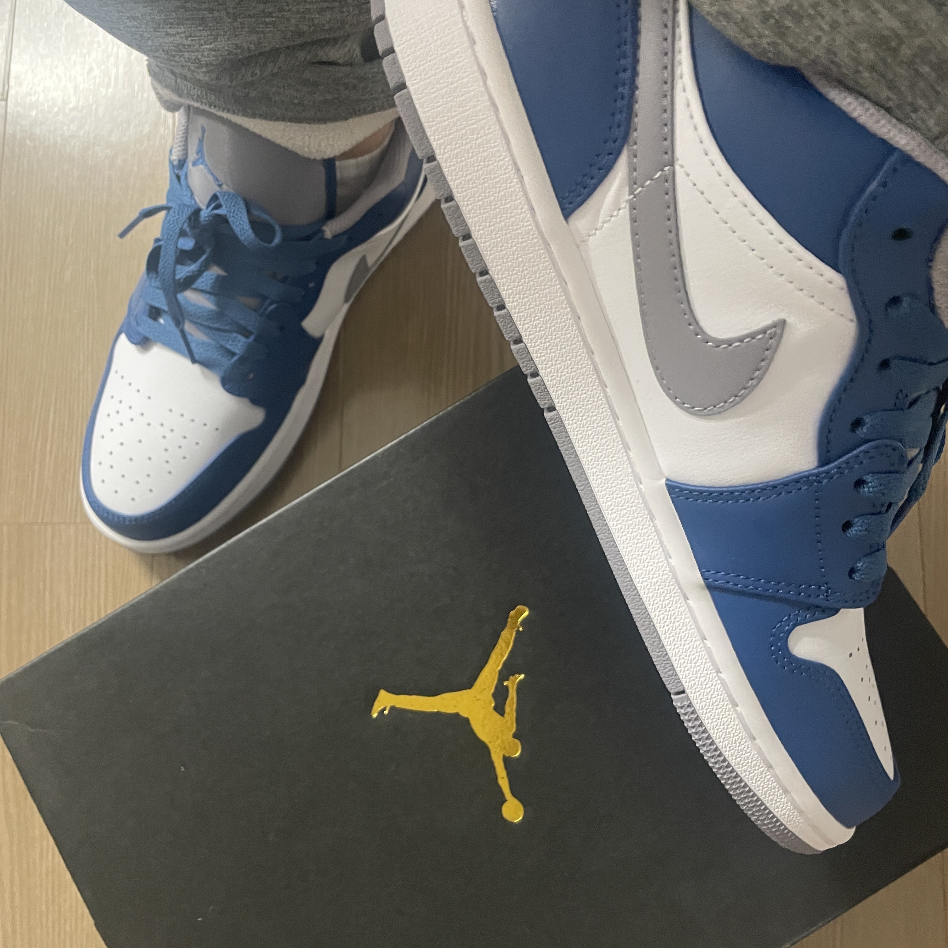 Jordan 1 Low True Blue Cement Grey 착용 스타일