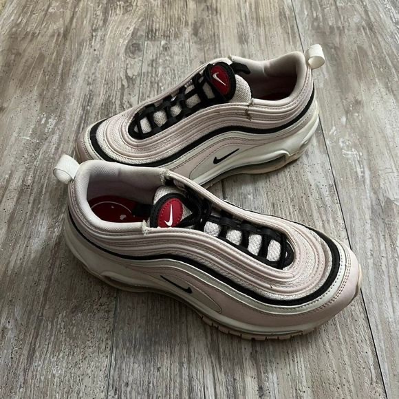 (W) Nike Air Max 97 Light Soft Pink Black 착용 스타일 - 2