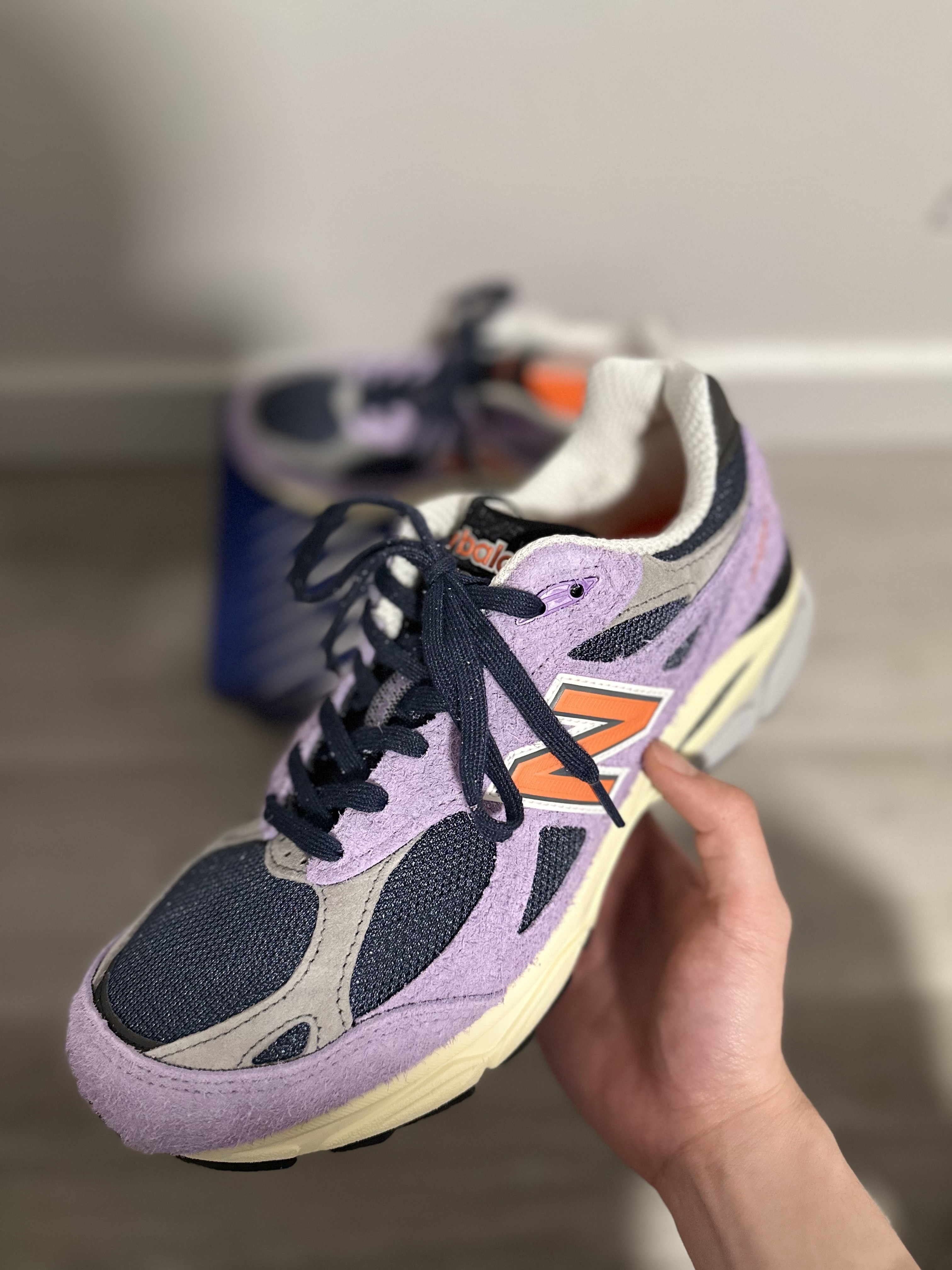 New Balance 990v3 Made in USA Raw Amethyst 착용 스타일 - 2