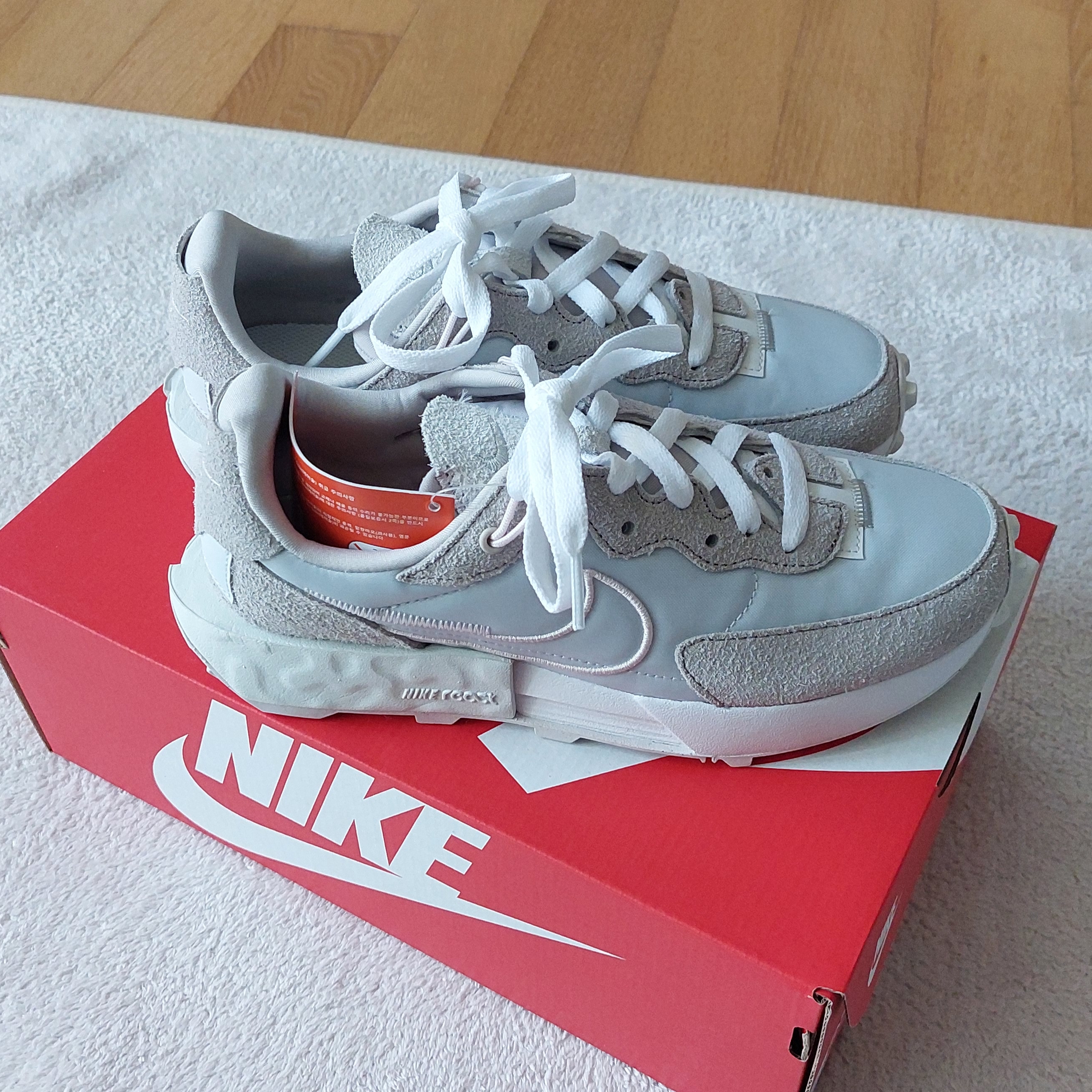 (W) Nike Fontanka Waffle Pure Platinum 착용 스타일 - 3