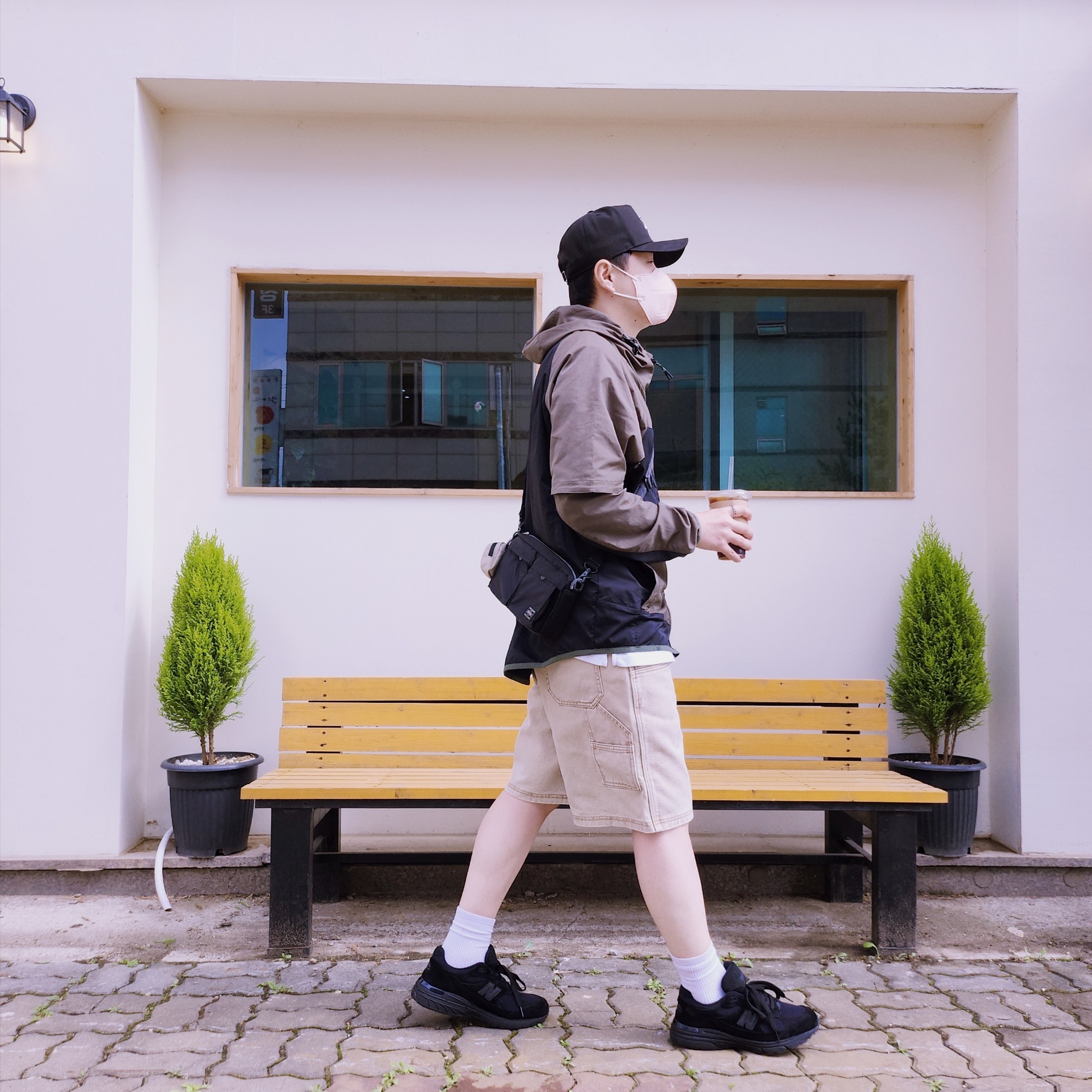 New Balance 993 Made in USA Triple Black - D Standard, Porter Tanker Shoulder Bag Black 착용 스타일 - 1