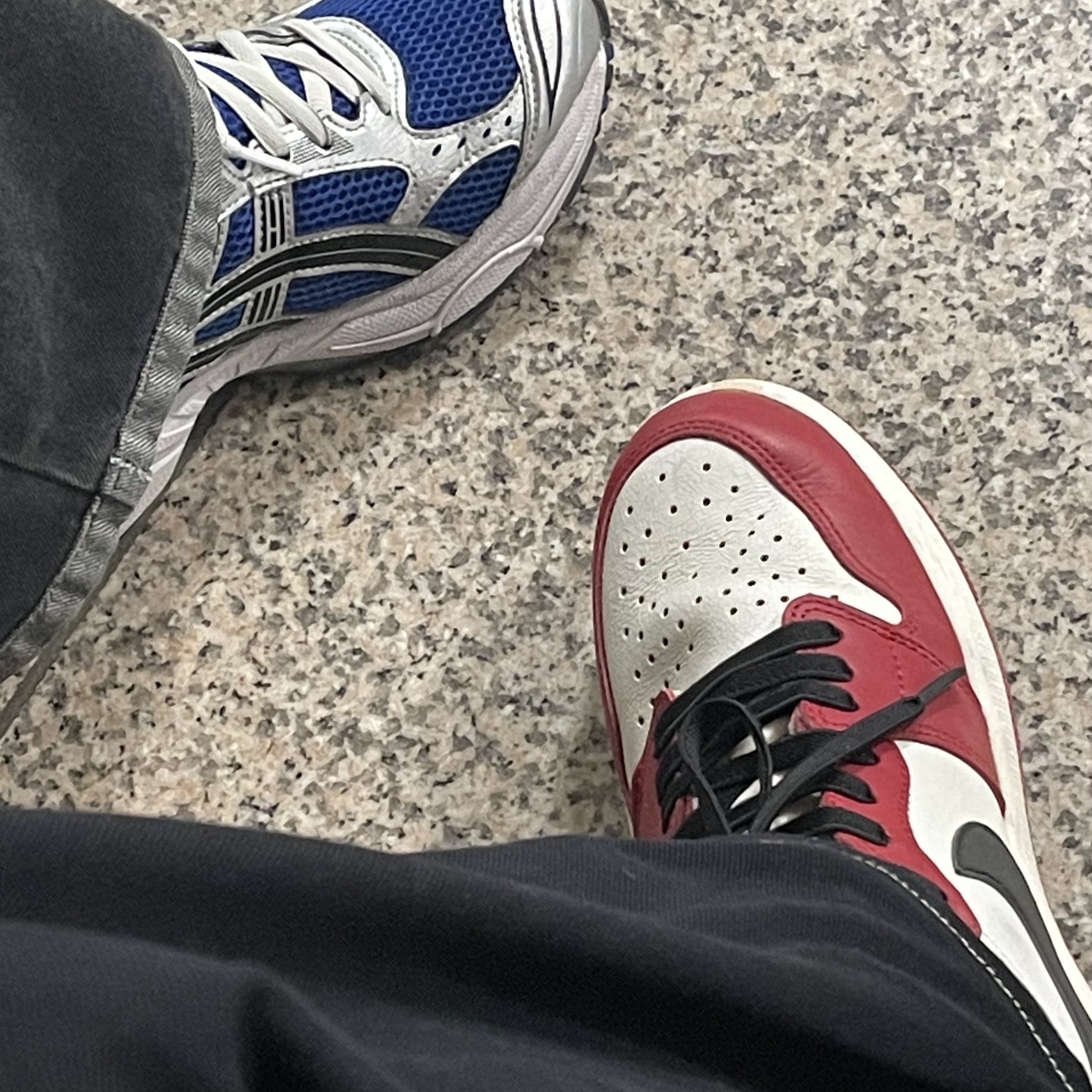 Asics Gel-Kayano 14 Monaco Blue Black, Jordan 1 Retro High OG Chicago 2022 착용 스타일