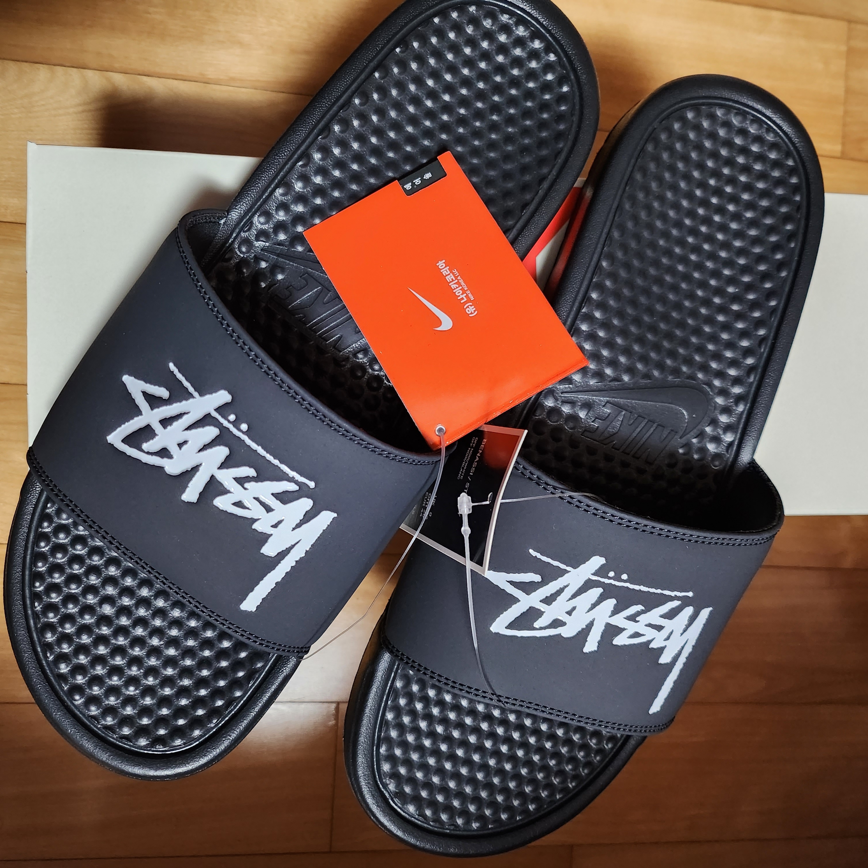 Nike x Stussy Benassi Slide Off Noir 착용 스타일