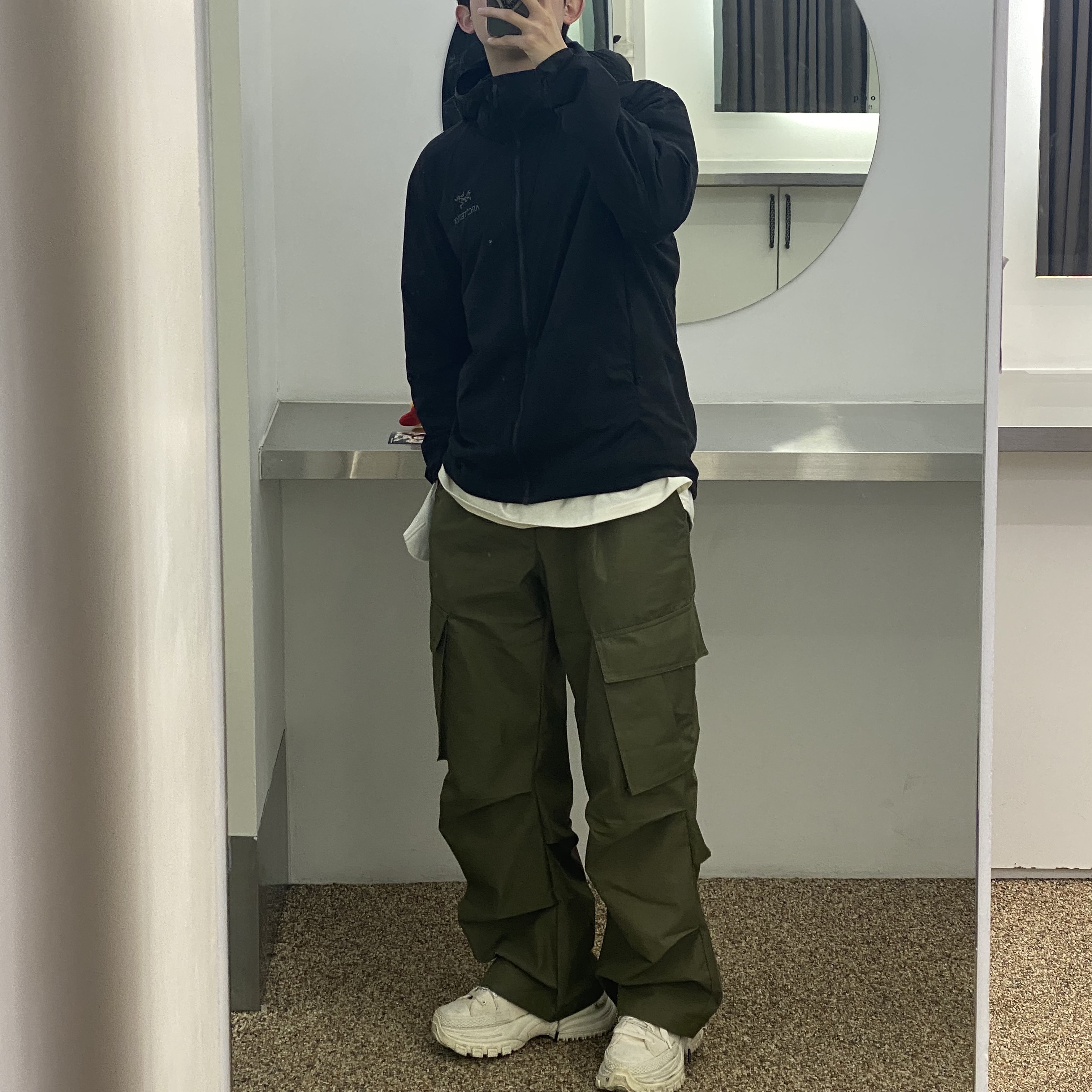 Arc'teryx Atom LT Hoody Black 착용 스타일