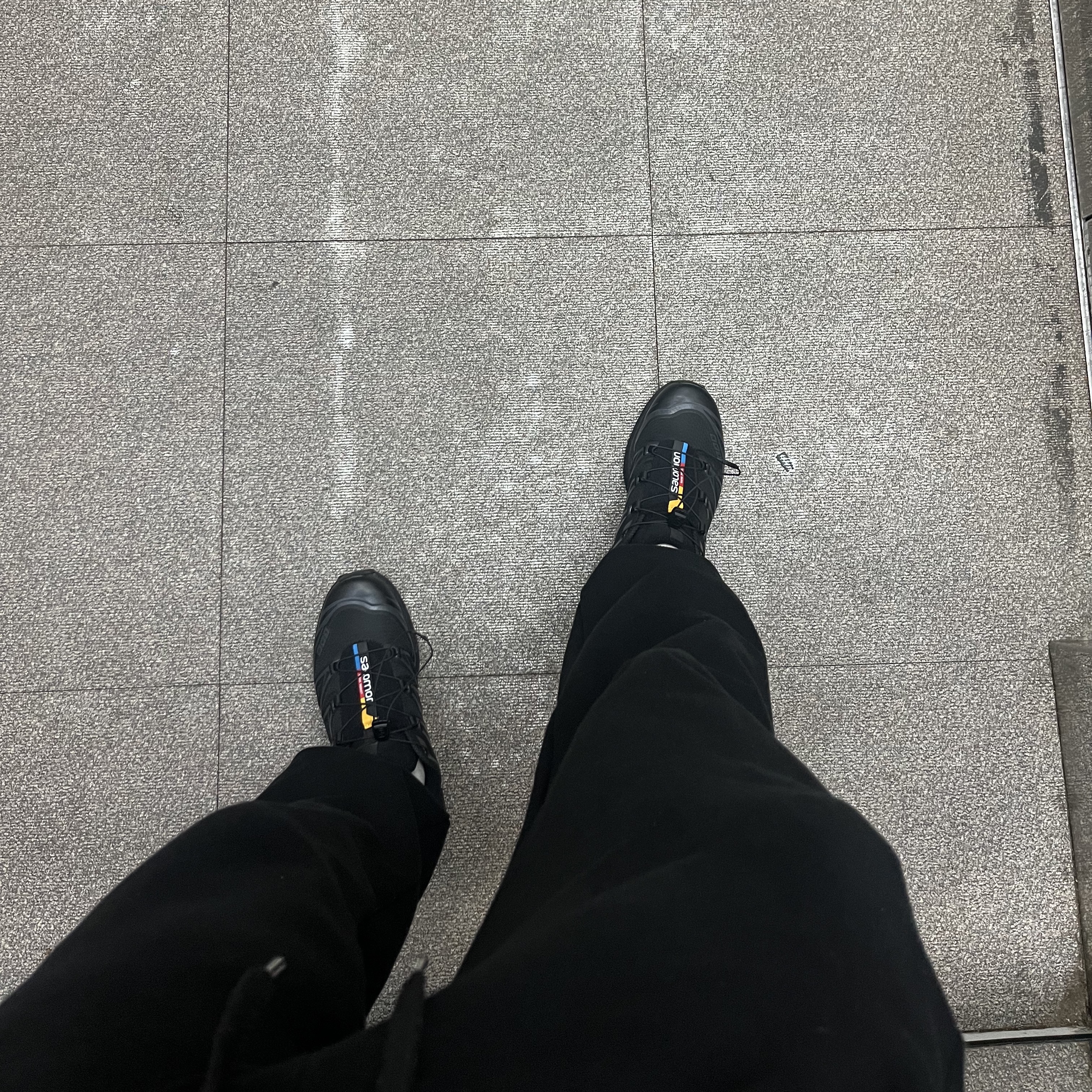Salomon XT-6 ADV Black 착용 스타일