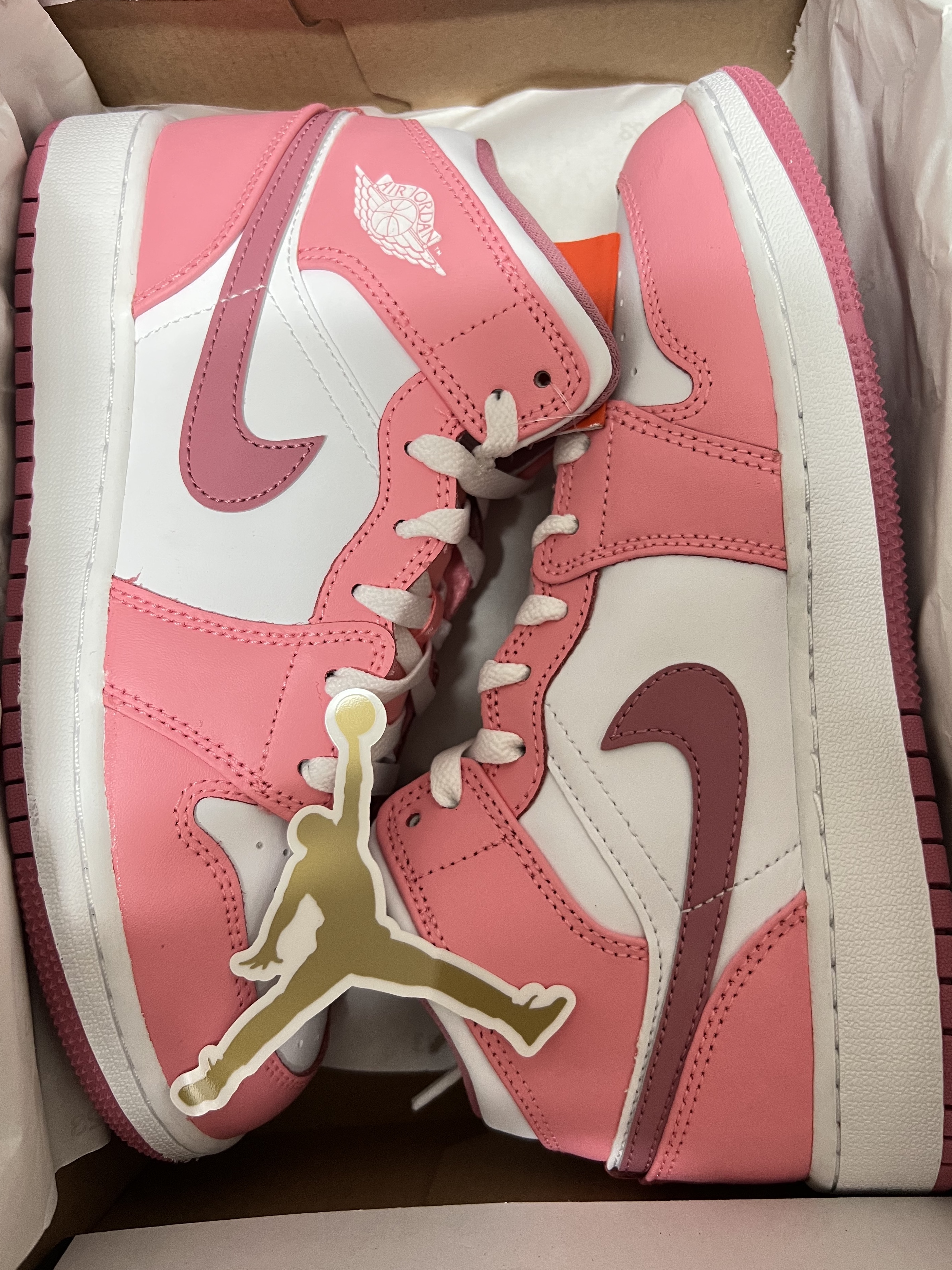 (GS) Jordan 1 Mid Coral Chalk Desert Berry 착용 스타일
