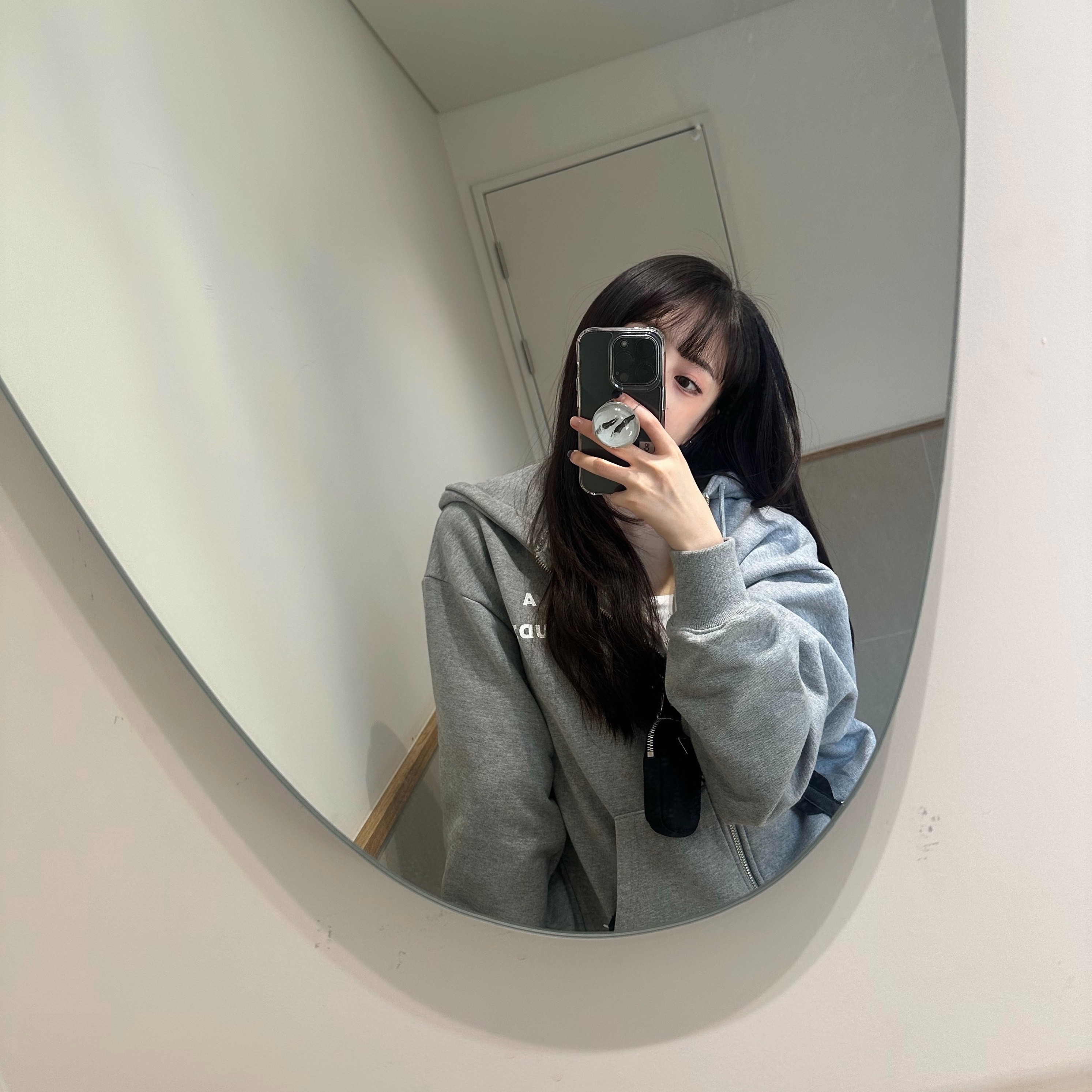 IAB Studio Zip-Up Hoodie Gray - 22FW 착용 스타일