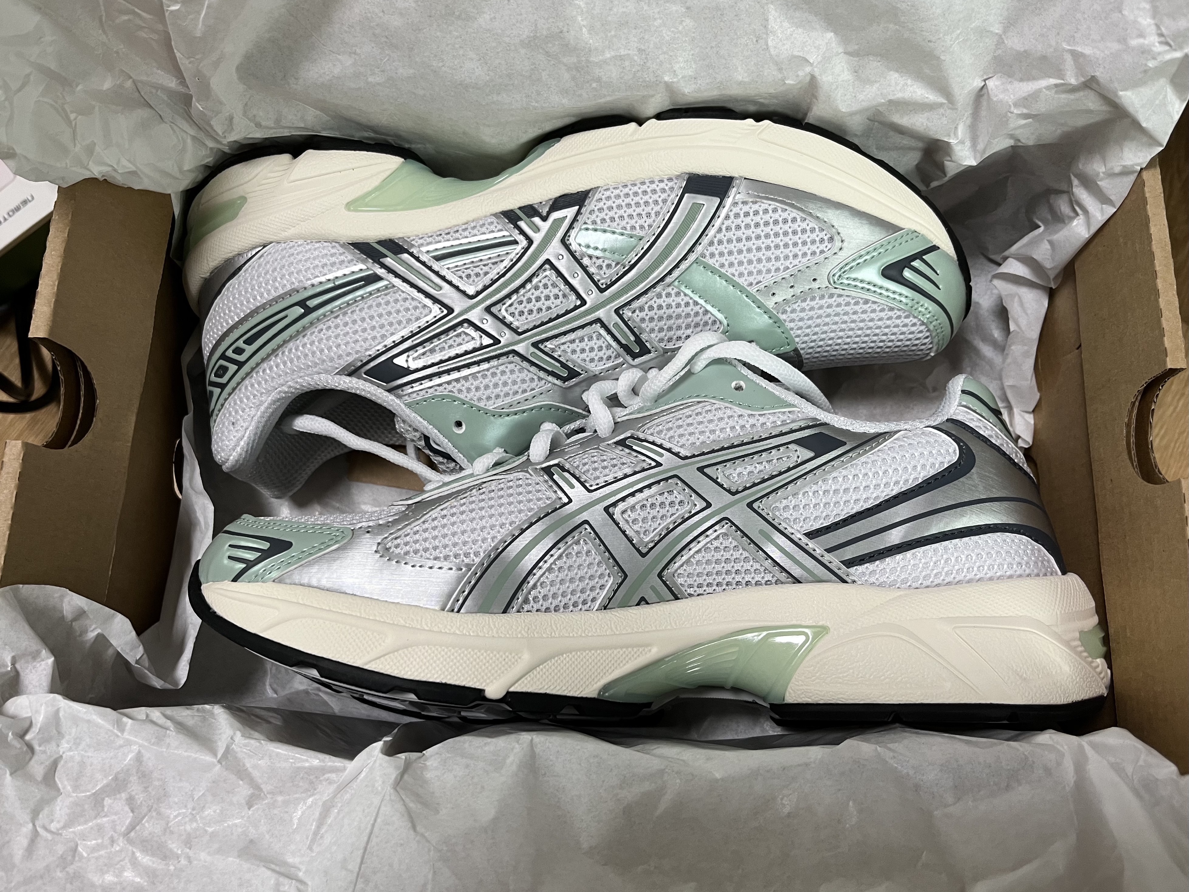 Asics x Naked Gel-1130 White Pure Silver 착용 스타일