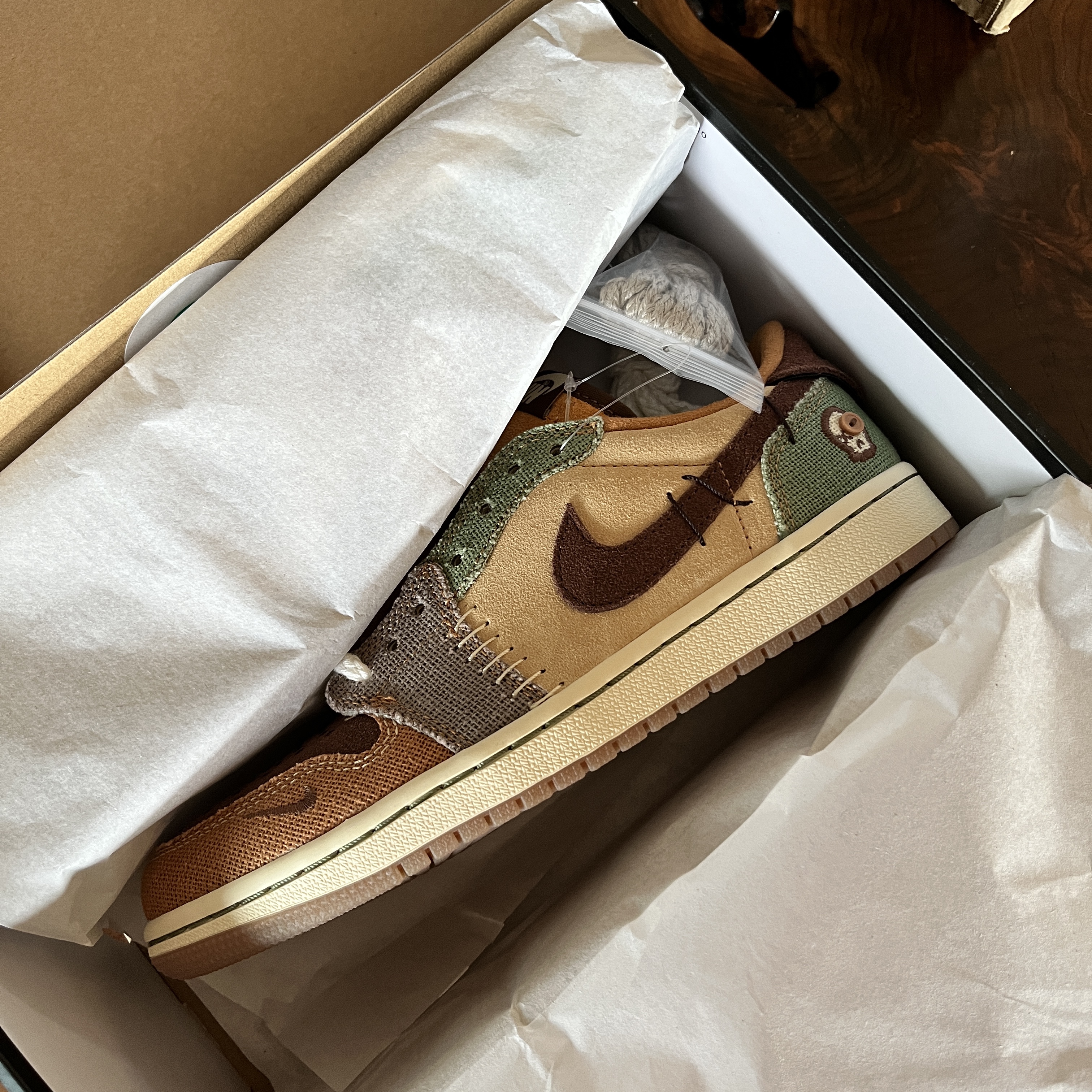 Jordan 1 x Zion Williamson Retro Low OG Flax and Oil Green 착용 스타일
