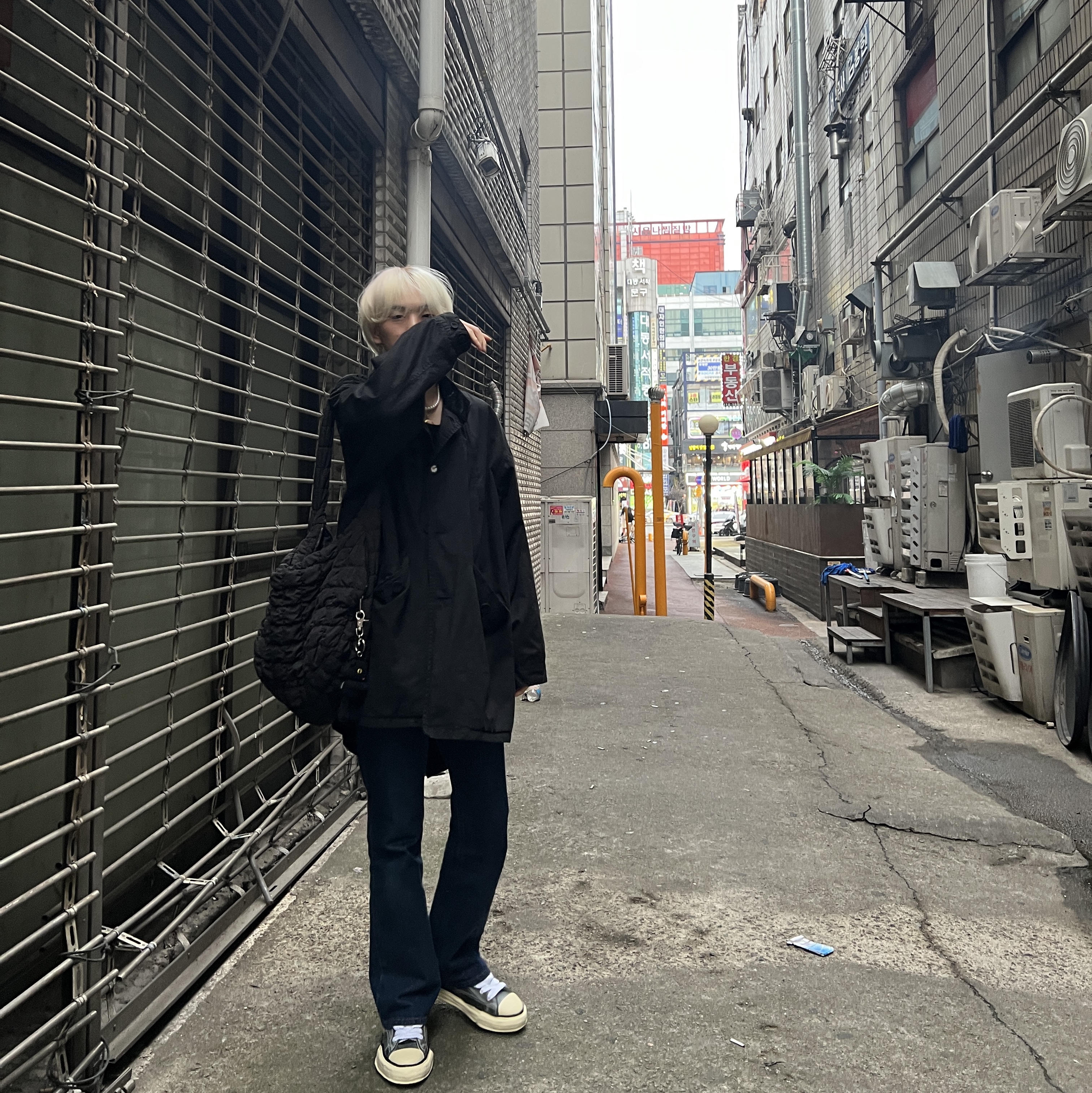 Maison Mihara Yasuhiro Peterson OG Sole Paraffin Leather Low-top Sneakers Black, Peaceminusone O-Ring Belt #2 Black 착용 스타일 - 3