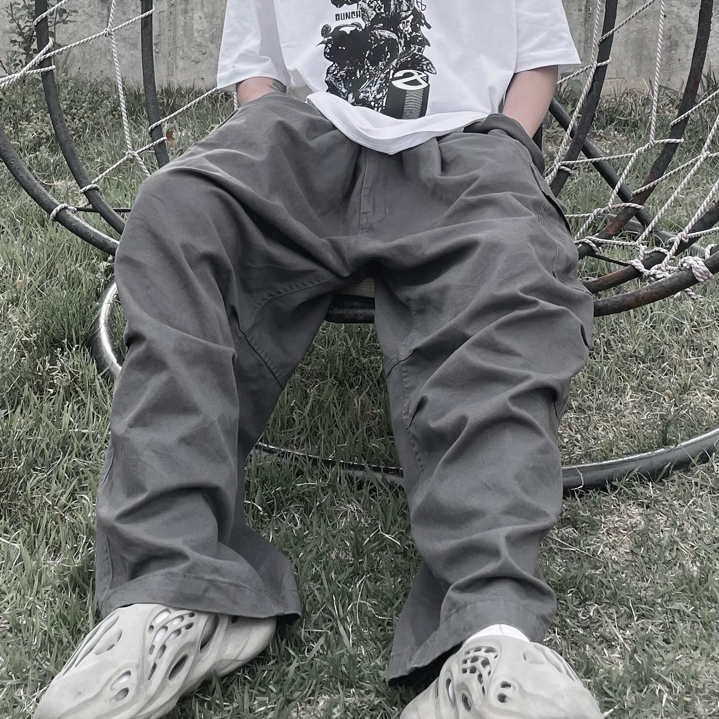 Nonnod x Shinsegae BAYC #8446 2-Piece Cropped Hoodie Washed Black, Adidas Yeezy Foam RNNR Stone Sage 착용 스타일 - 2