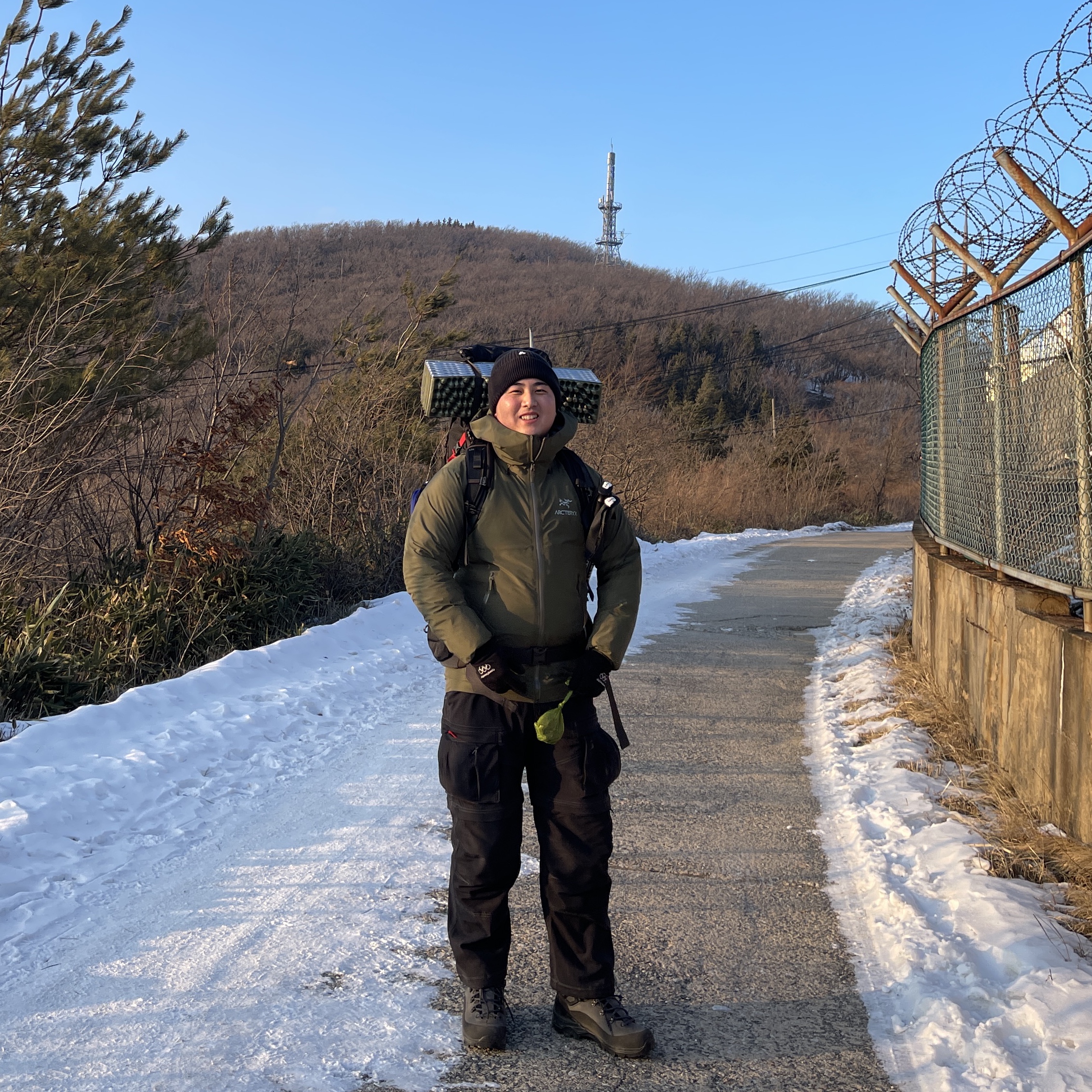Arc'teryx Beta LT Jacket Tatsu, Nike ACG Smith Summit Cargo Pants Black Summit White - Asia 착용 스타일