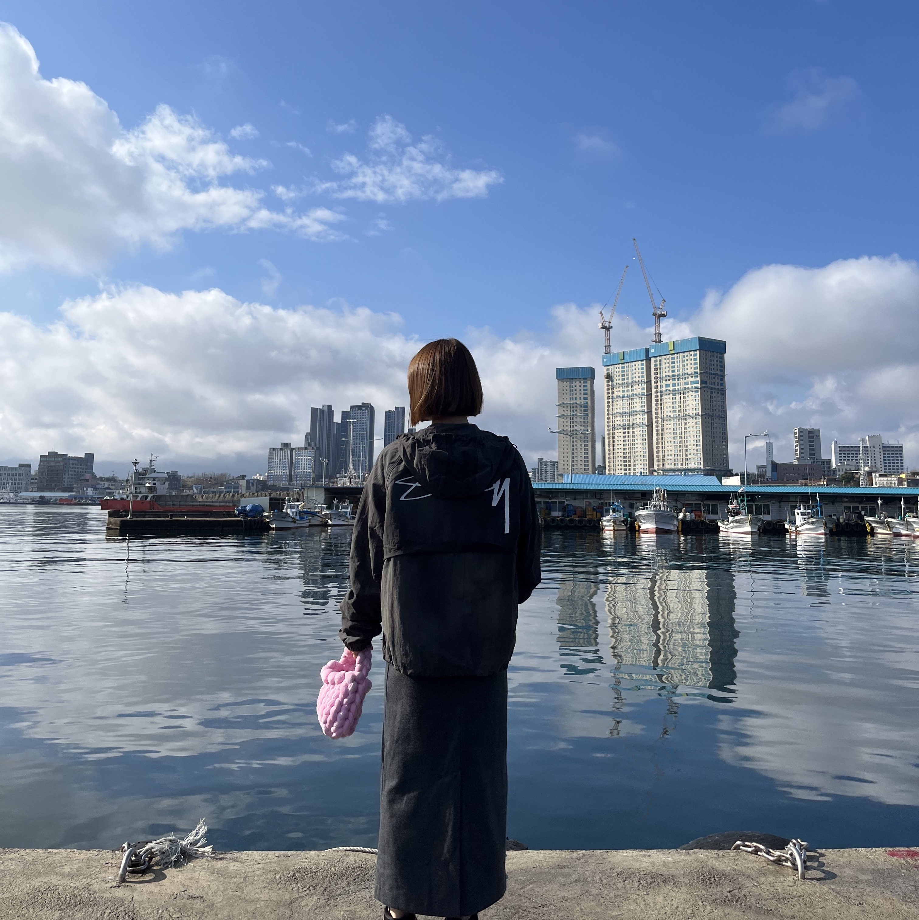 Stussy Wave Dye Beach Shell Jacket Black 착용 스타일 - 3