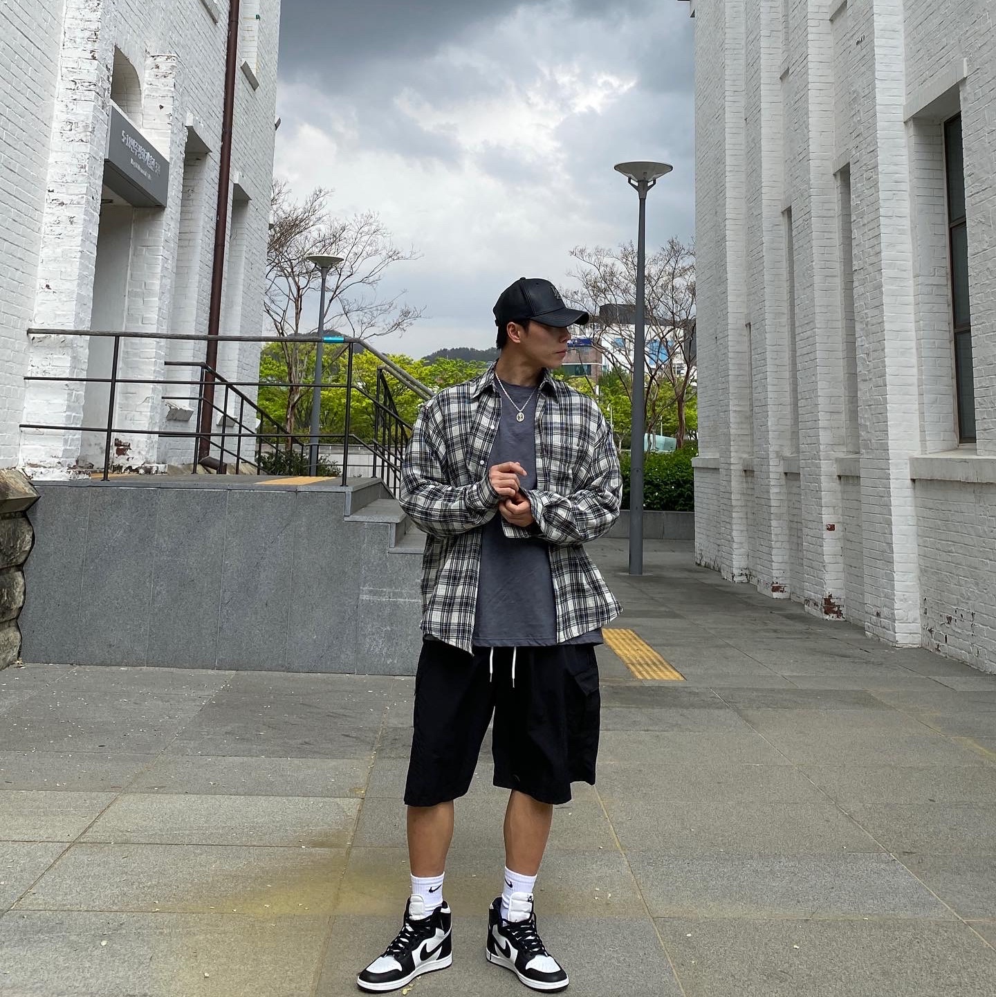 Jordan 1 High 85 Black White 착용 스타일 - 2