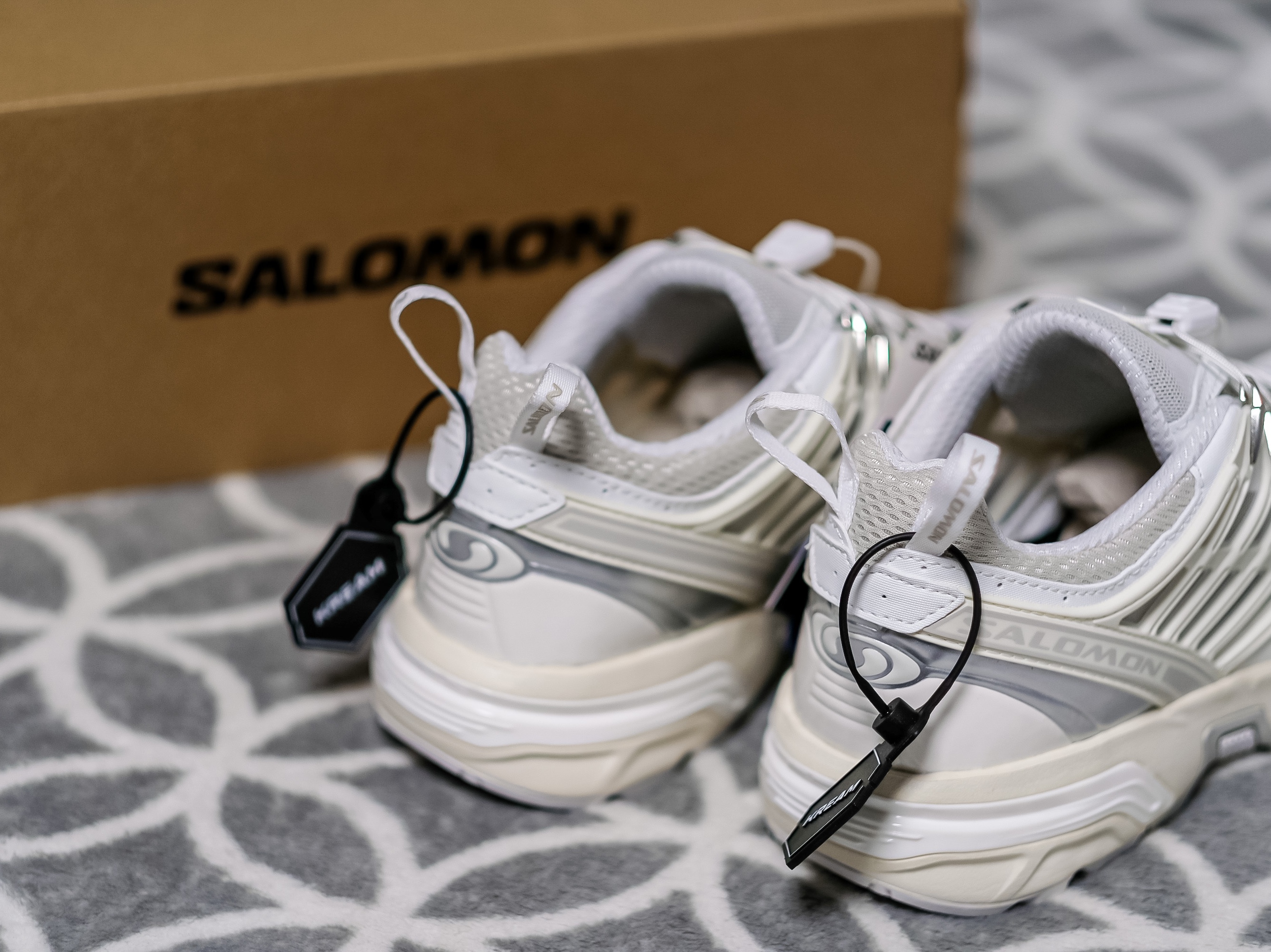 Salomon ACS Pro White Vanilla Ice 착용 스타일 - 3