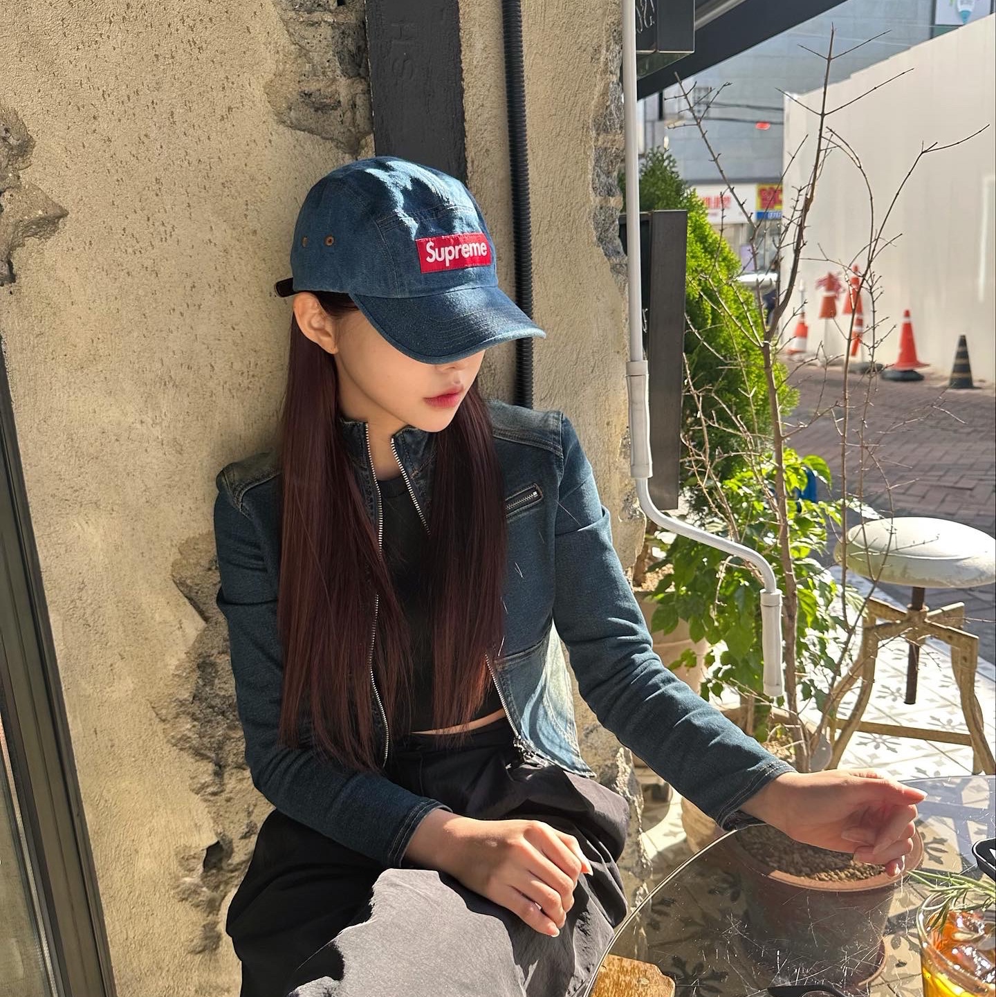 Supreme Washed Chino Twill Camp Cap Denim - 22FW 착용 스타일 - 4