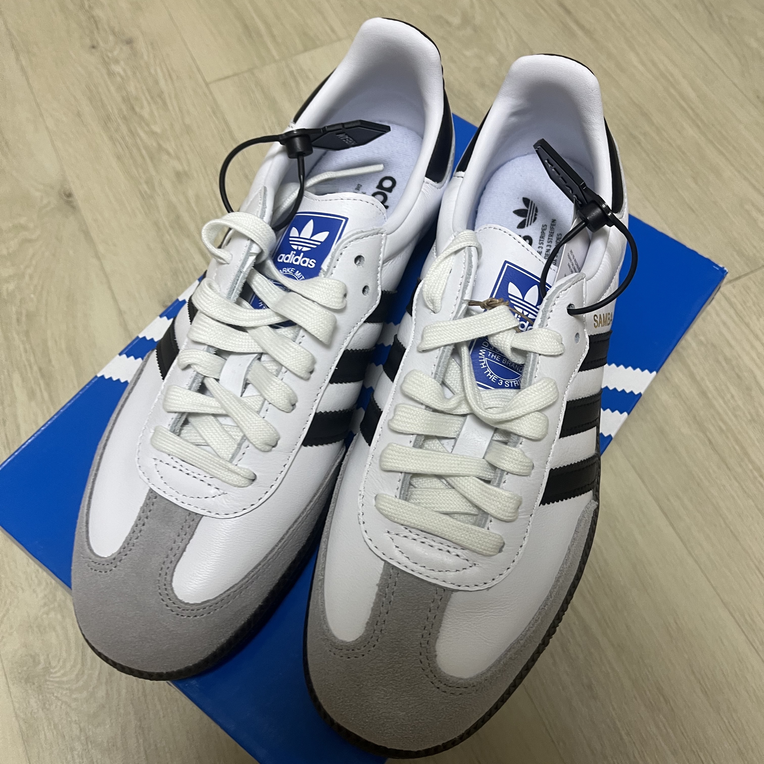 Adidas Samba OG Cloud White 착용 스타일