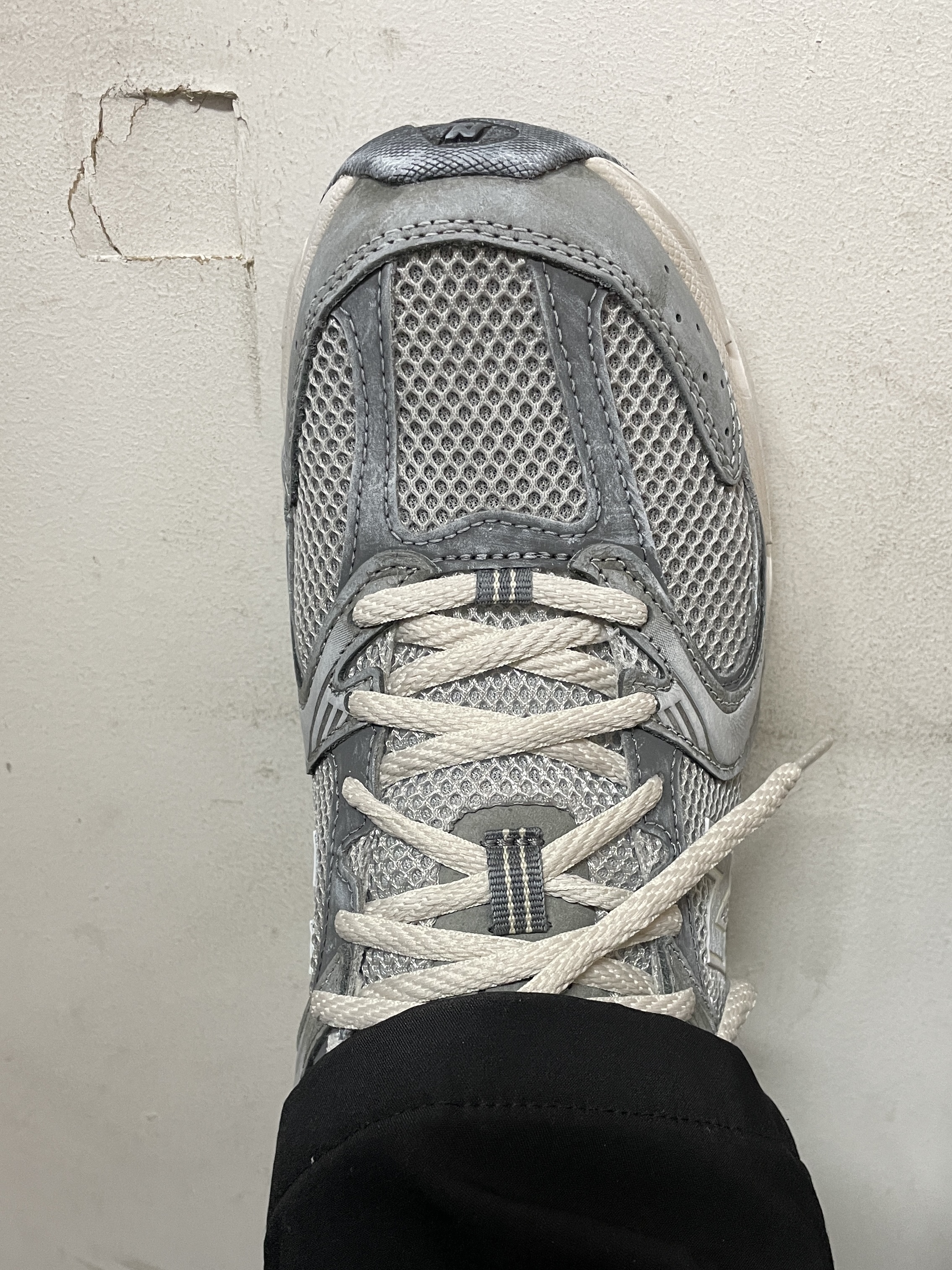 New Balance 530 Premium Vintage Grey Matter 착용 스타일 - 1